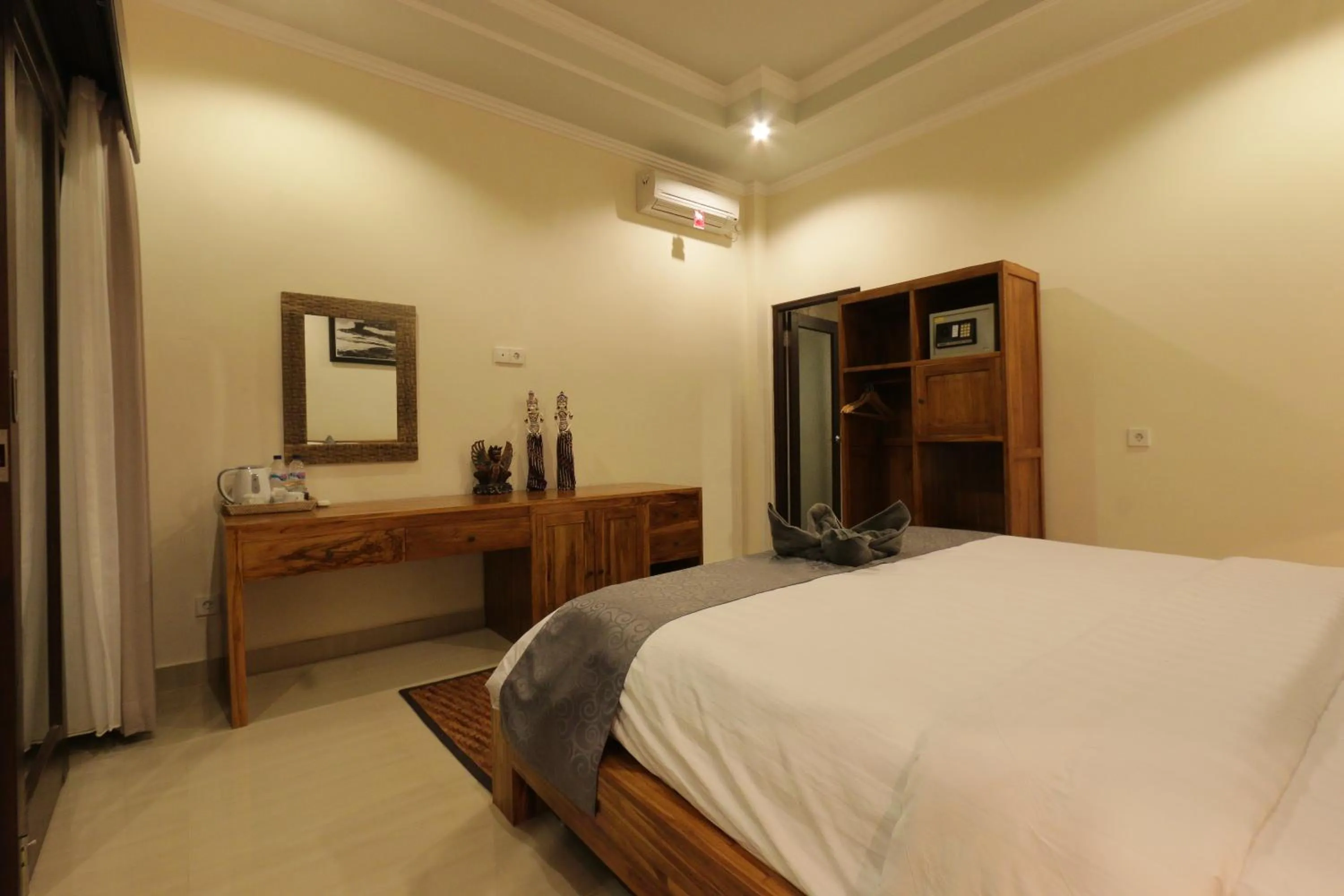 Photo of the whole room, Bed in Duana Sari by Mahaputra