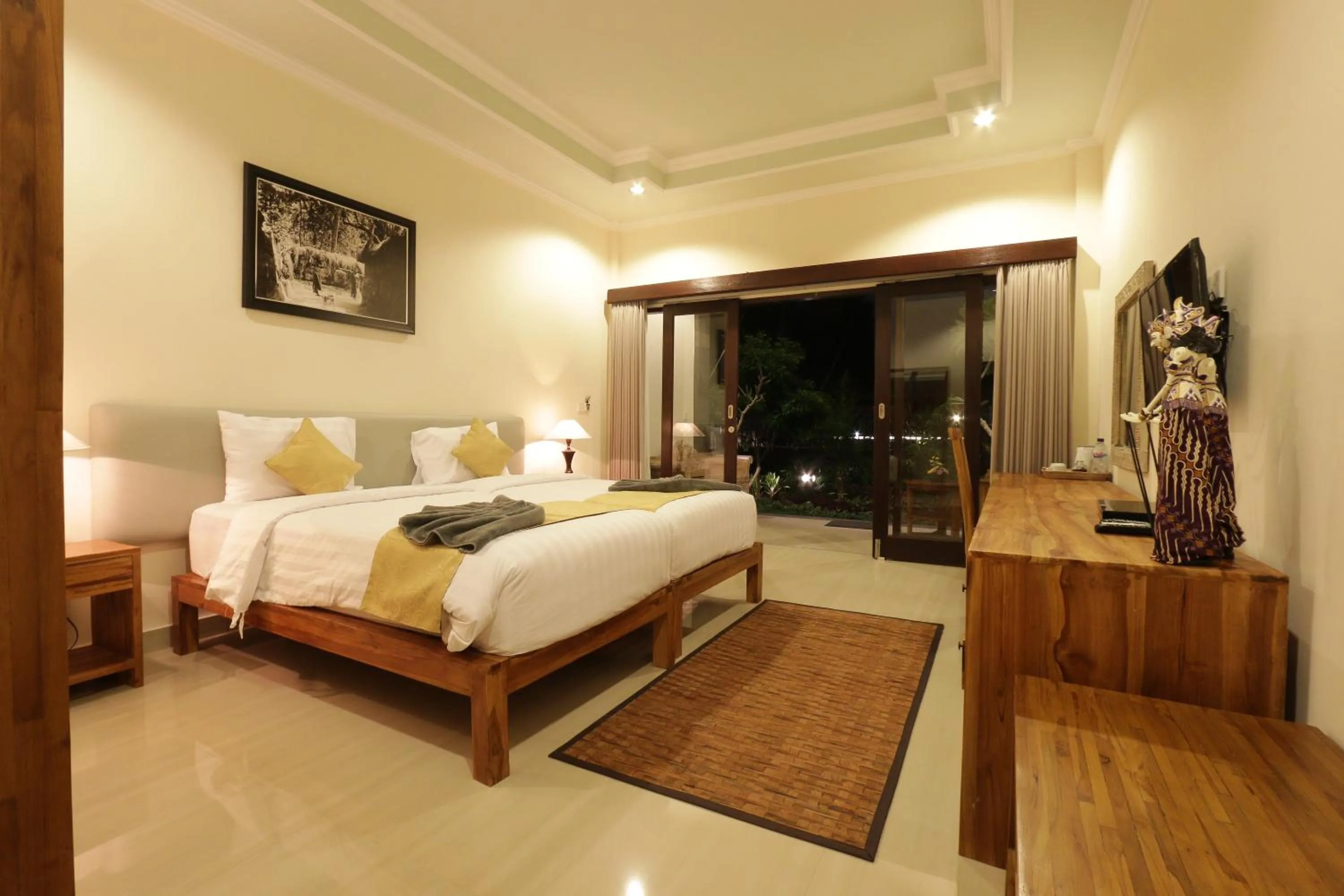 Photo of the whole room, Bed in Duana Sari by Mahaputra