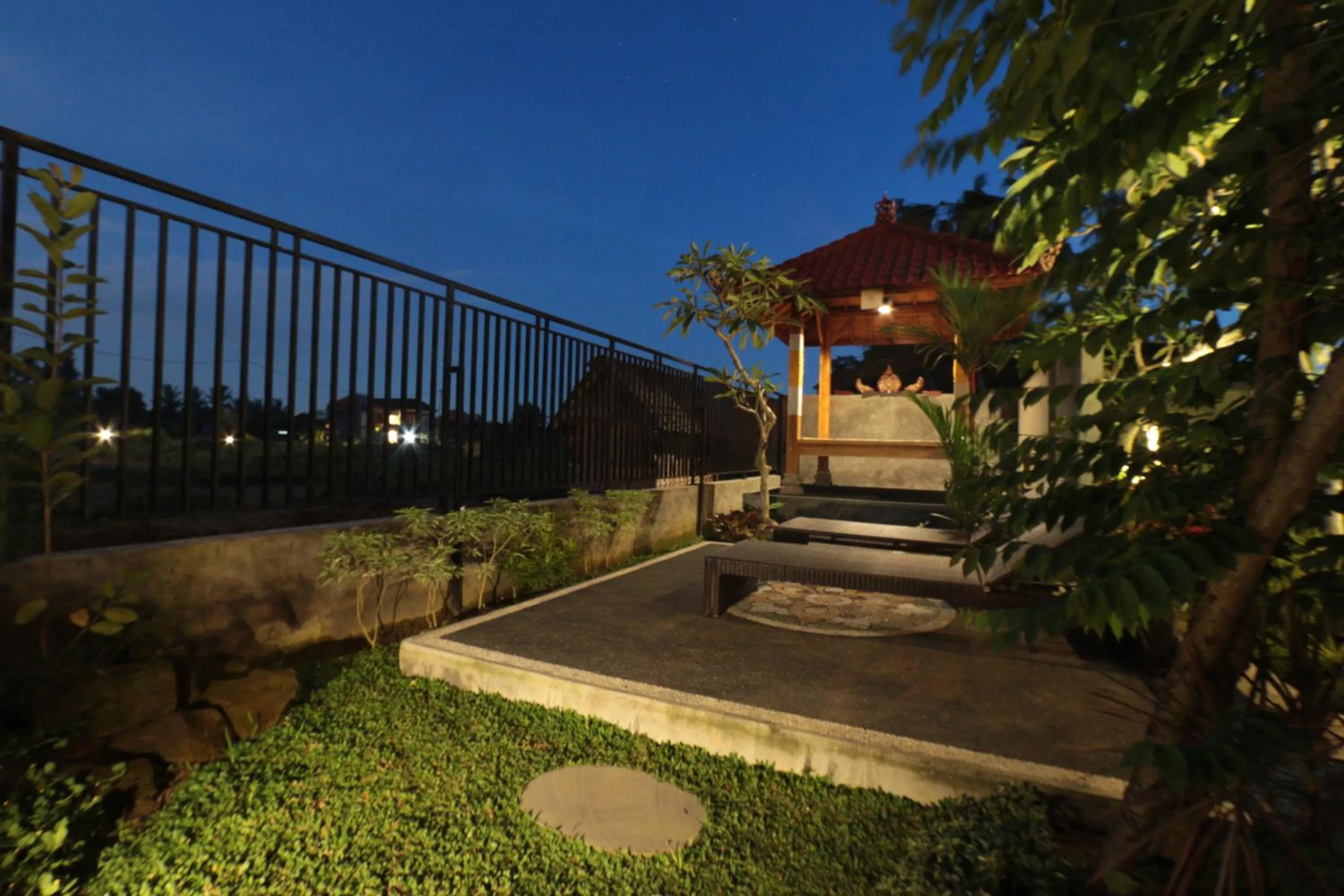 Night in Duana Sari by Mahaputra