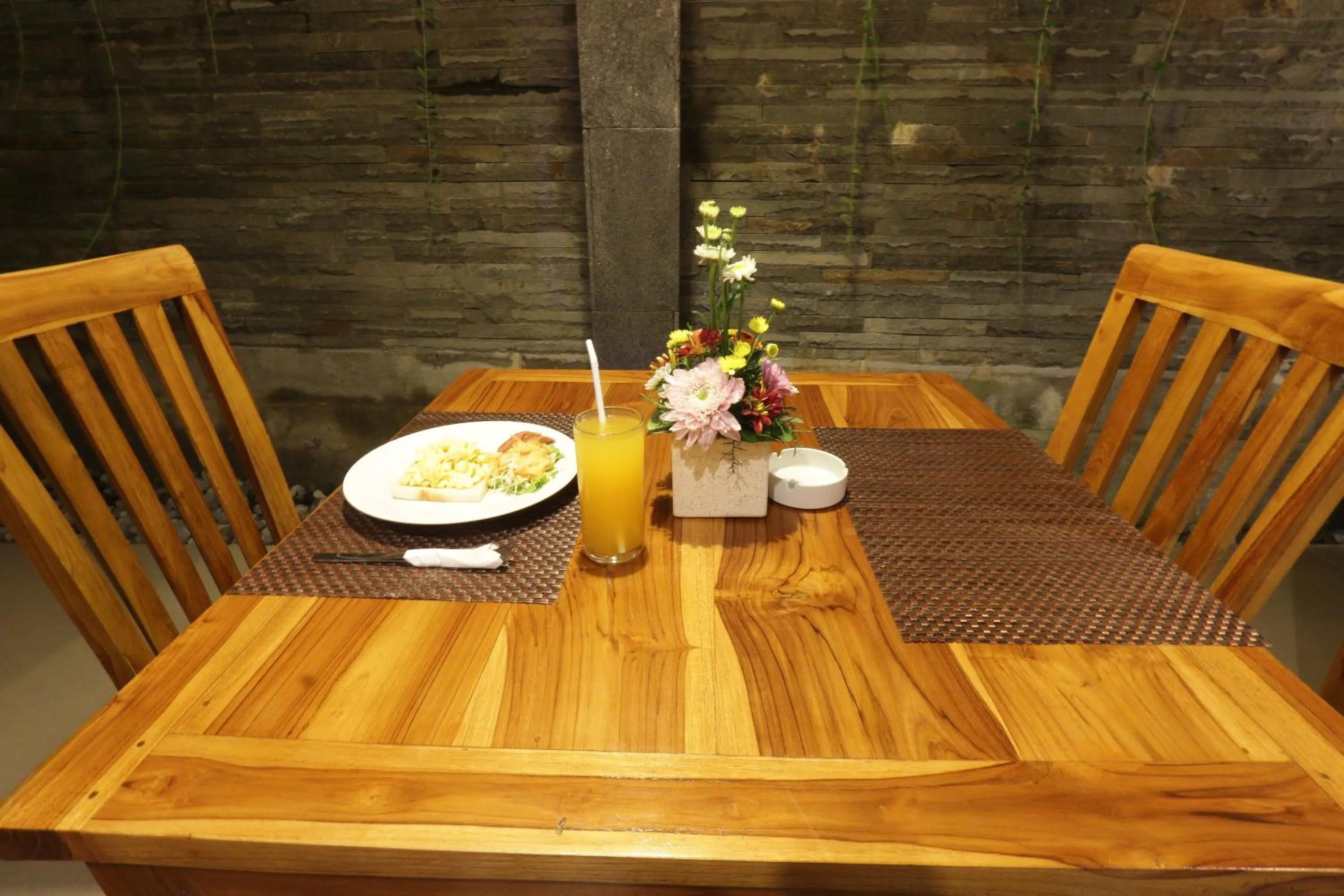 Dinner in Duana Sari by Mahaputra