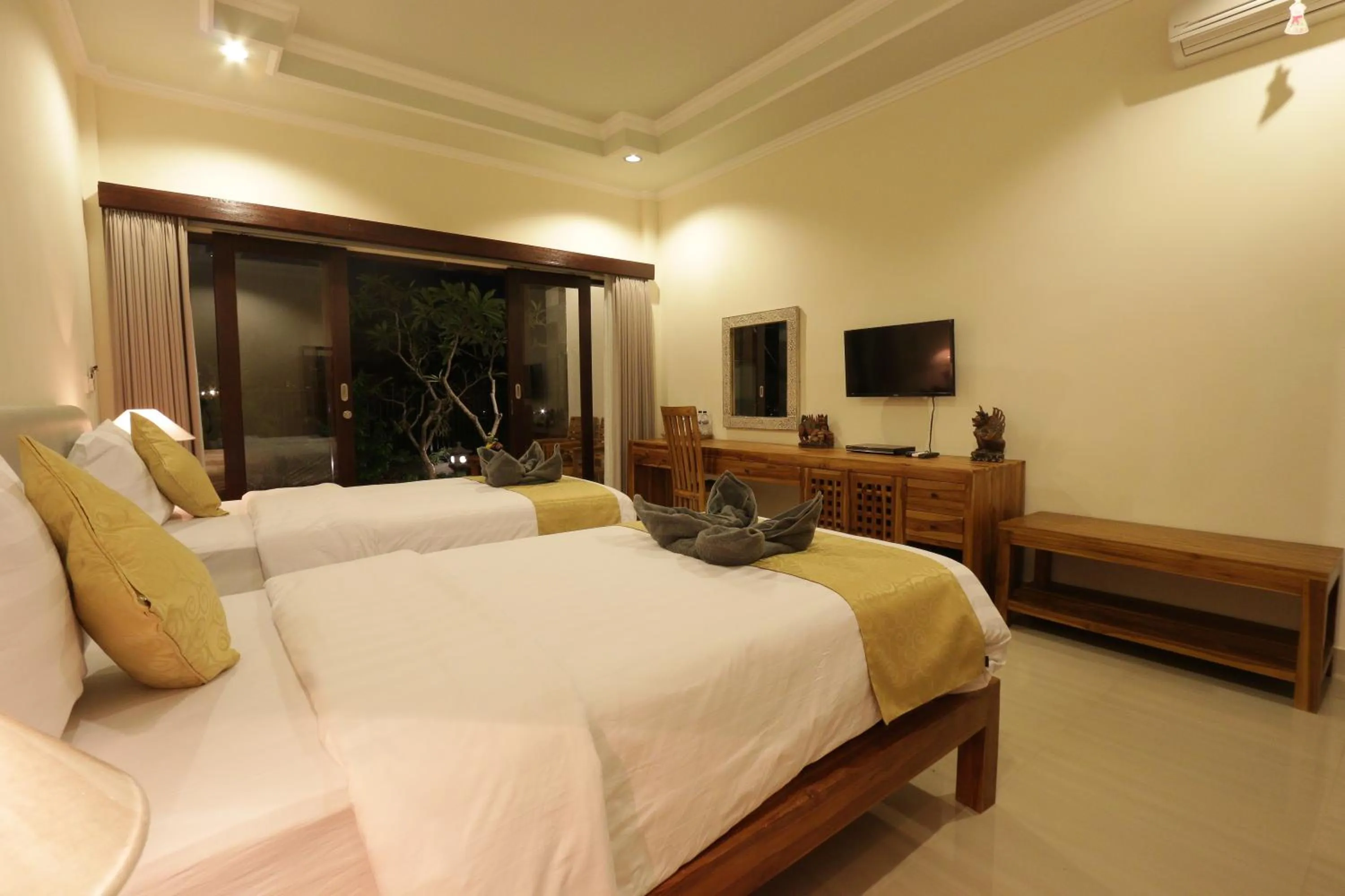 Photo of the whole room, Bed in Duana Sari by Mahaputra
