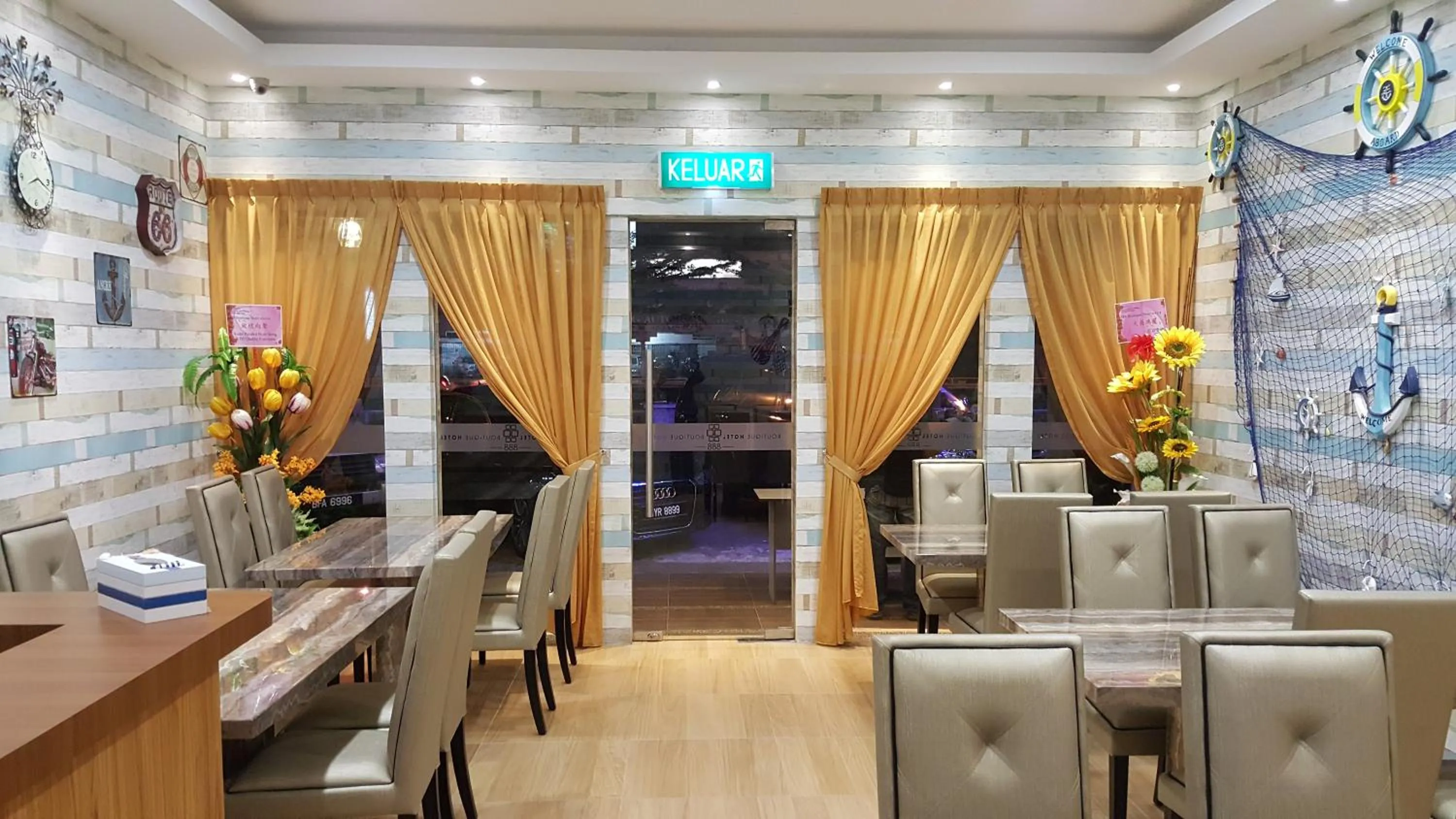 Restaurant/places to eat in 888 Boutique Hotel