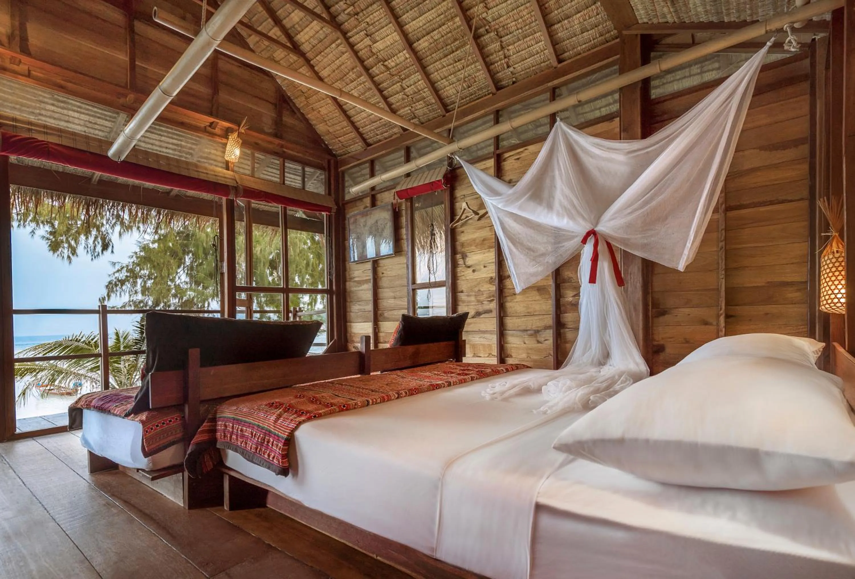 Bed in Castaway Resort Koh Lipe