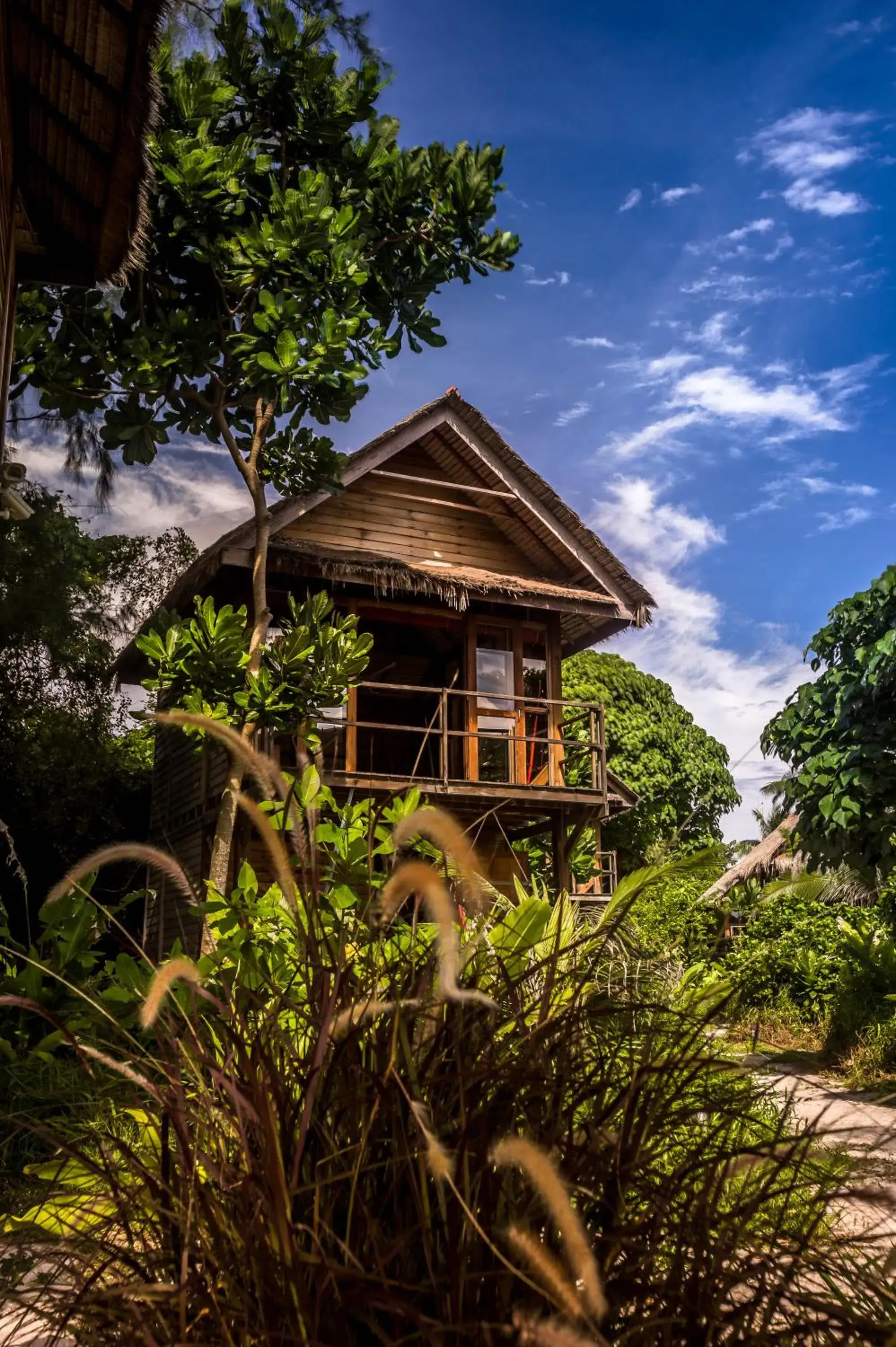 Large Breezy Bungalow with Garden View in Castaway Resort Koh Lipe Large Breezy Bungalow with Garden View in Castaway Resort Koh Lipe