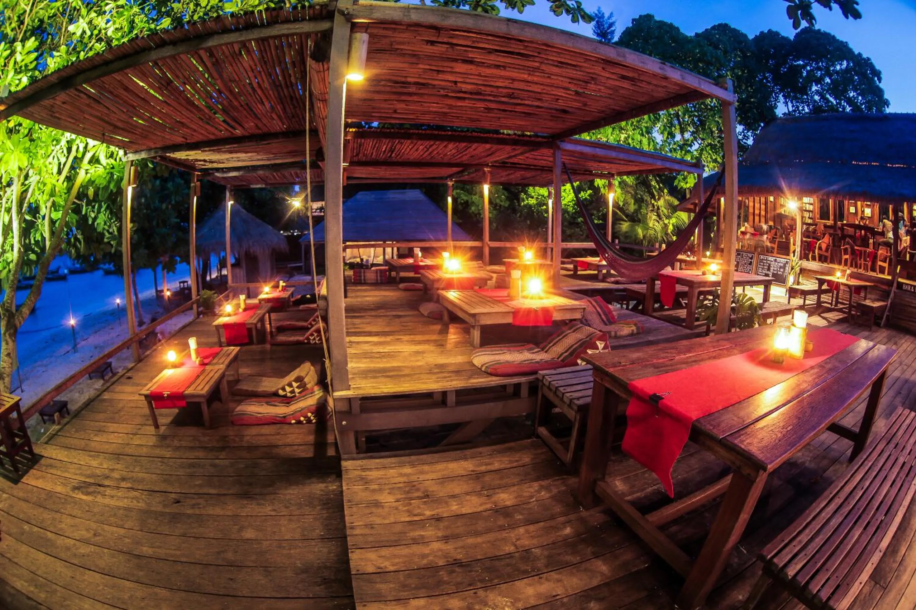 Restaurant/places to eat in Castaway Resort Koh Lipe