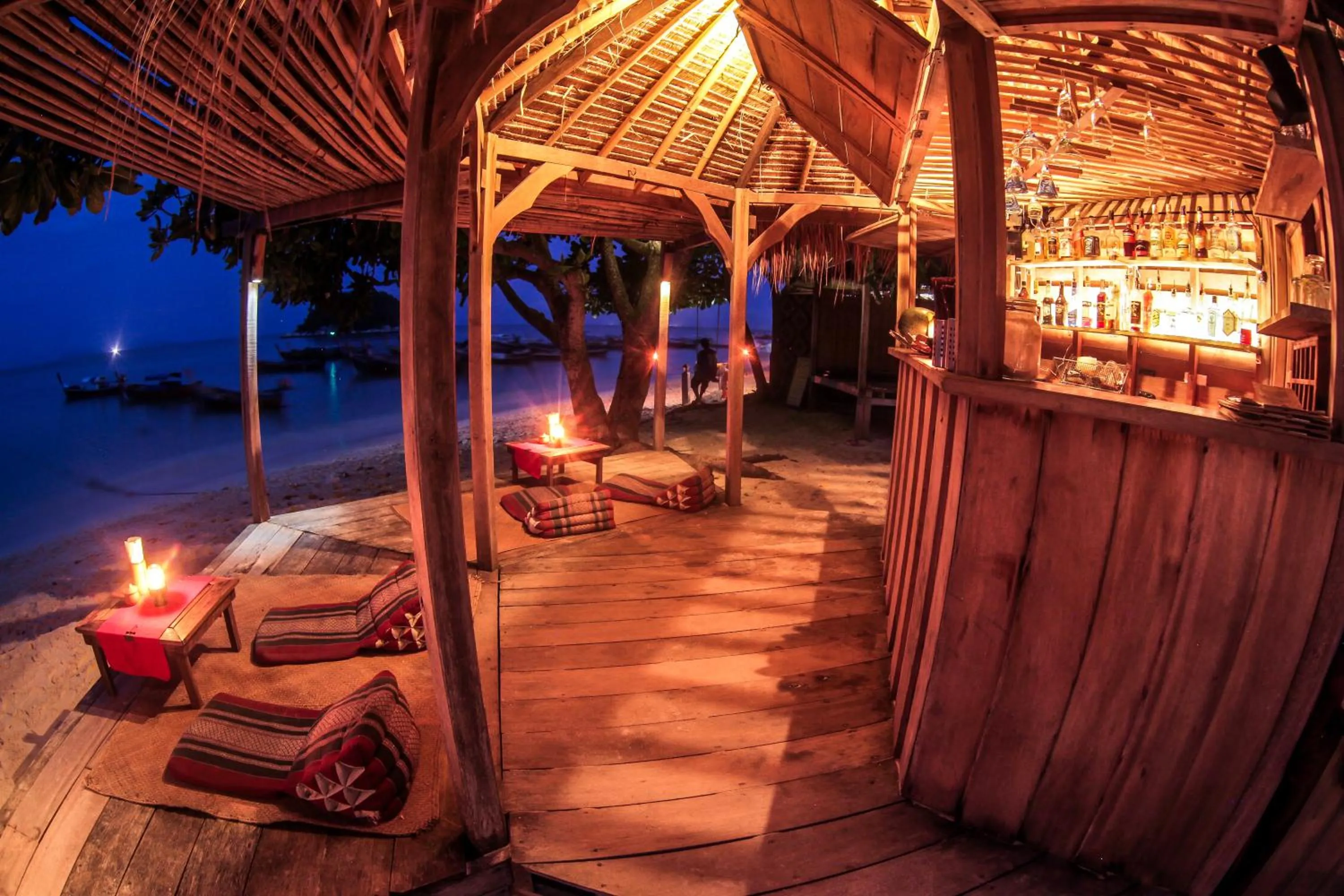 Lounge or bar in Castaway Resort Koh Lipe