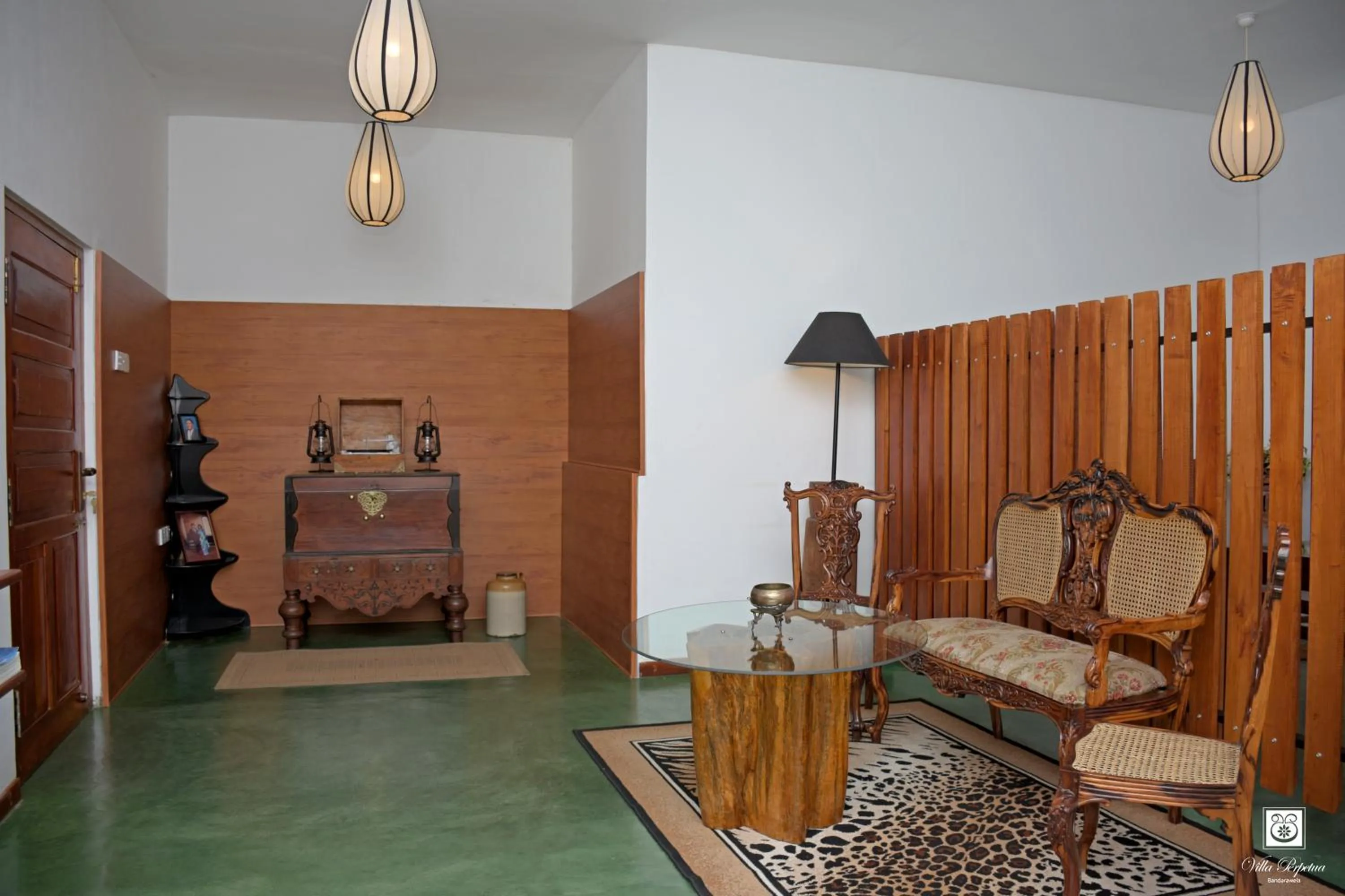 Communal lounge/ TV room in Villa Perpetua