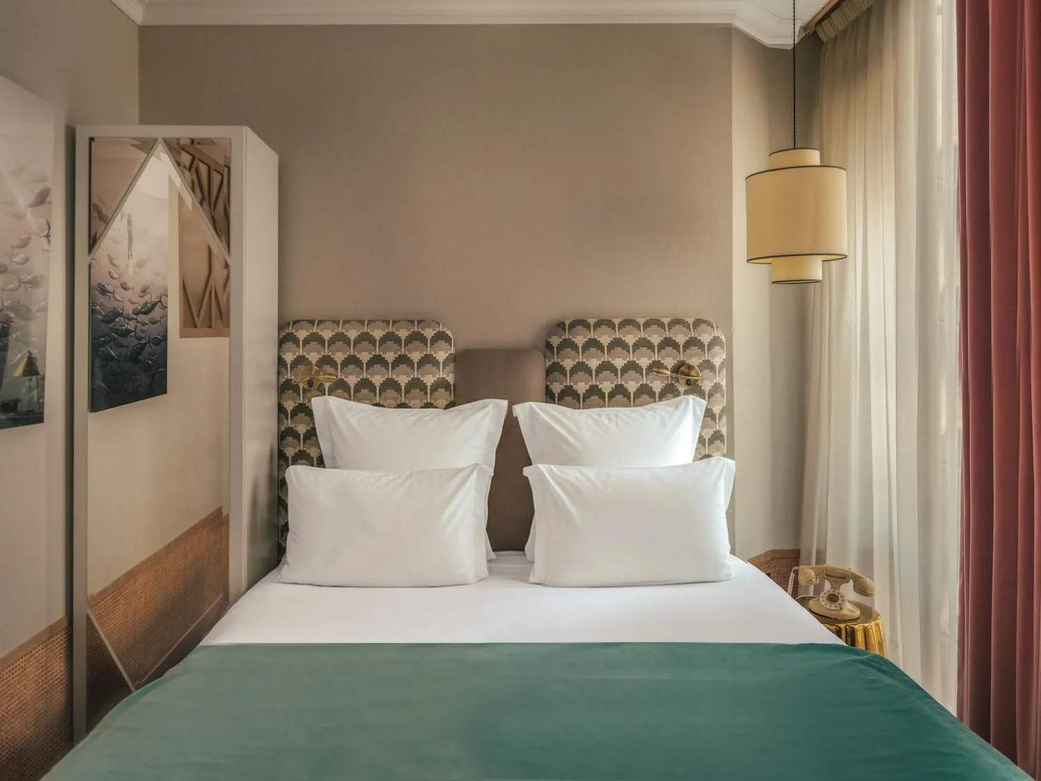 Bed in Handsome Hotel