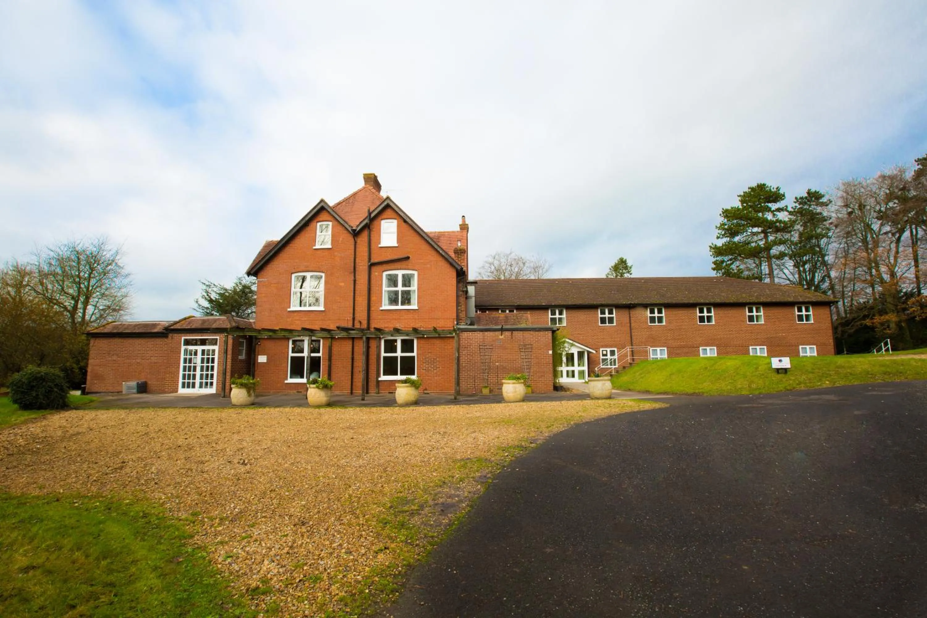 Property building in Gray Manor Hotel
