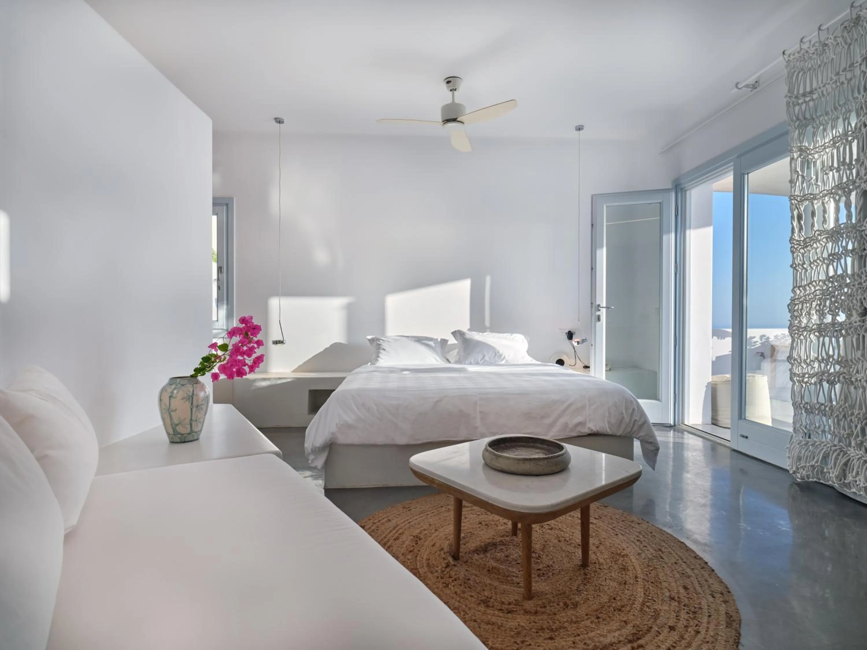 Bed in Santorini Heights