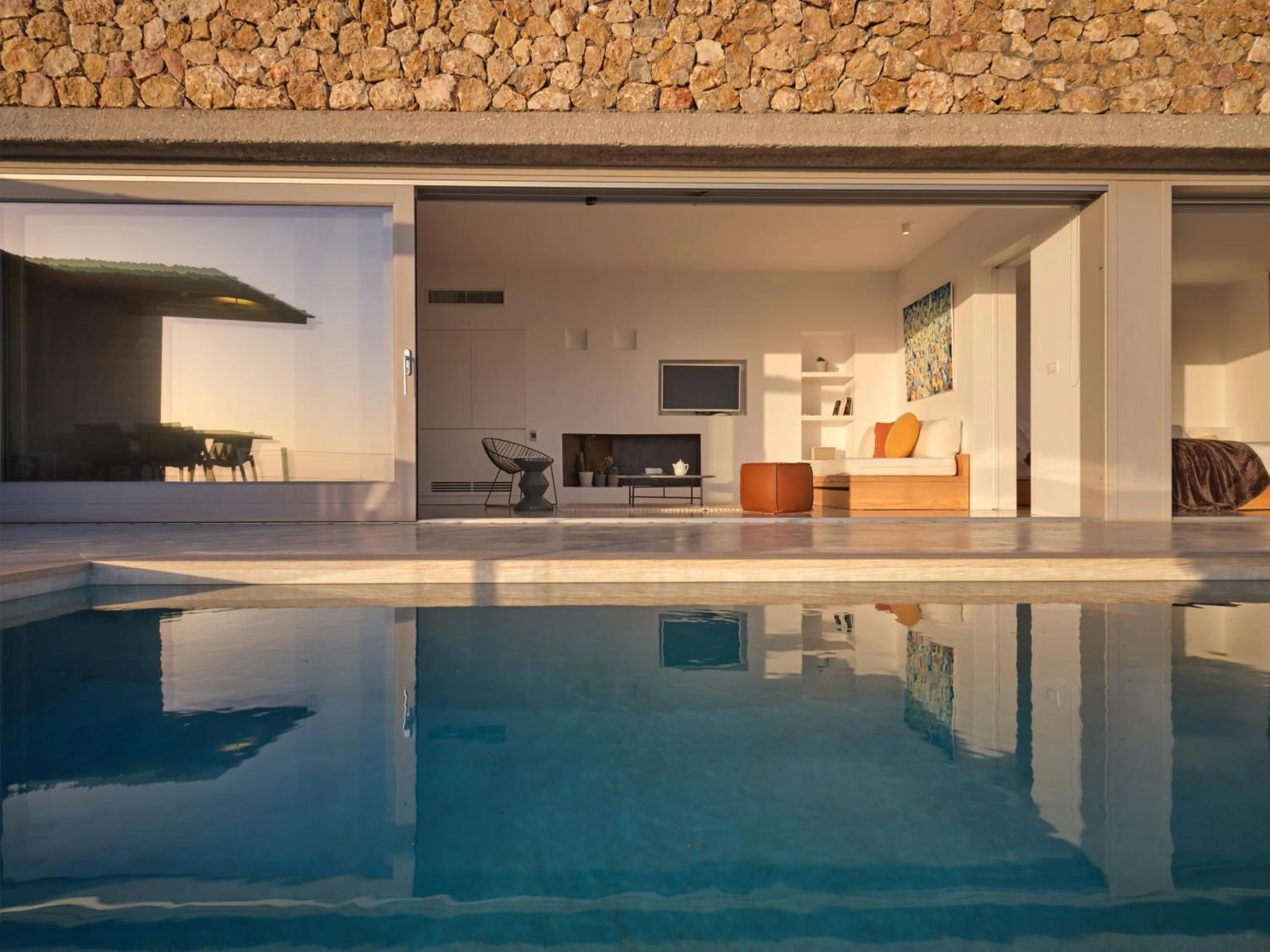 Swimming pool in Santorini Heights