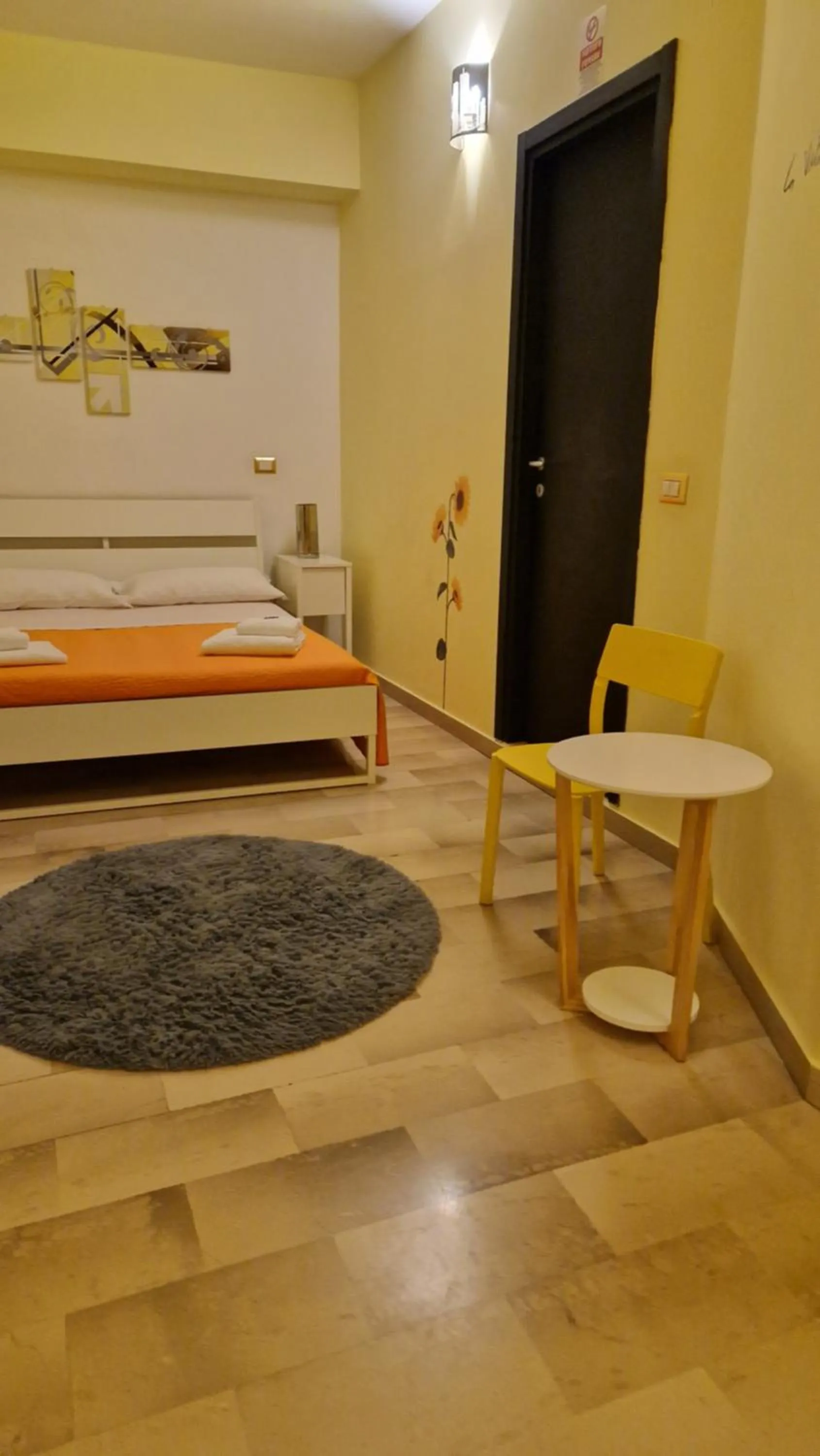 Photo of the whole room, Bed in Bari Vecchia Dimora