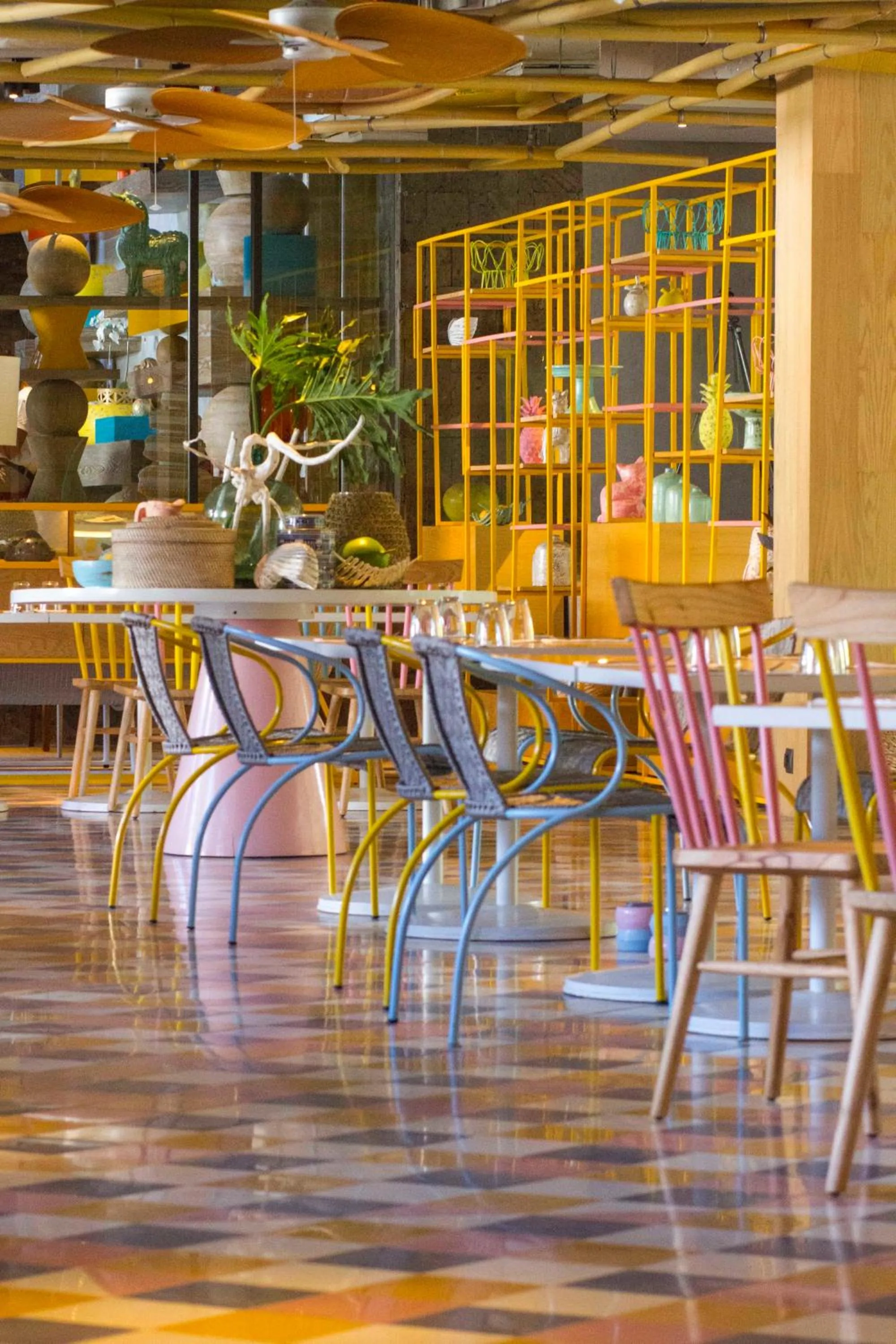 Restaurant/places to eat in Tijili Hotel Seminyak