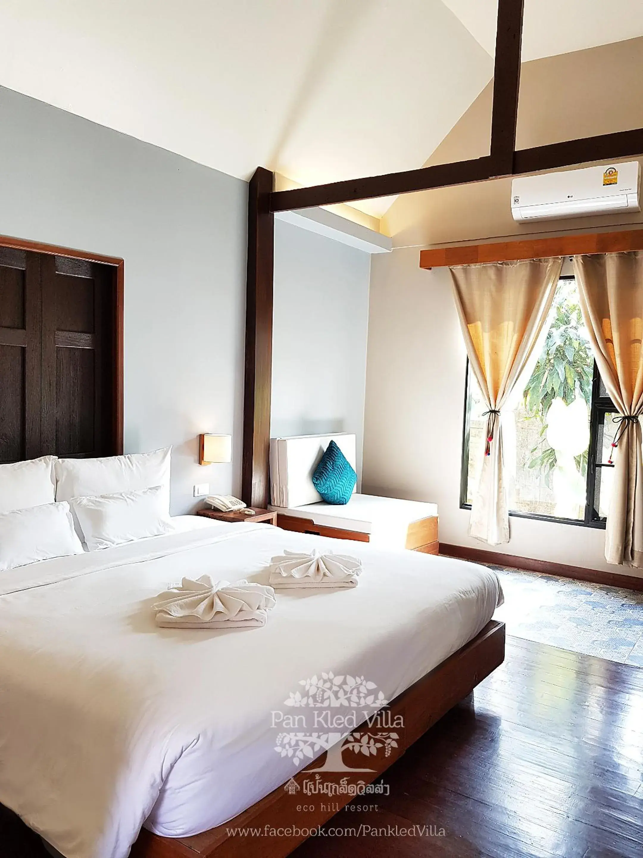 Deluxe King Room in PAN KLED VILLA eco hill resort Deluxe King Room in PAN KLED VILLA eco hill resort