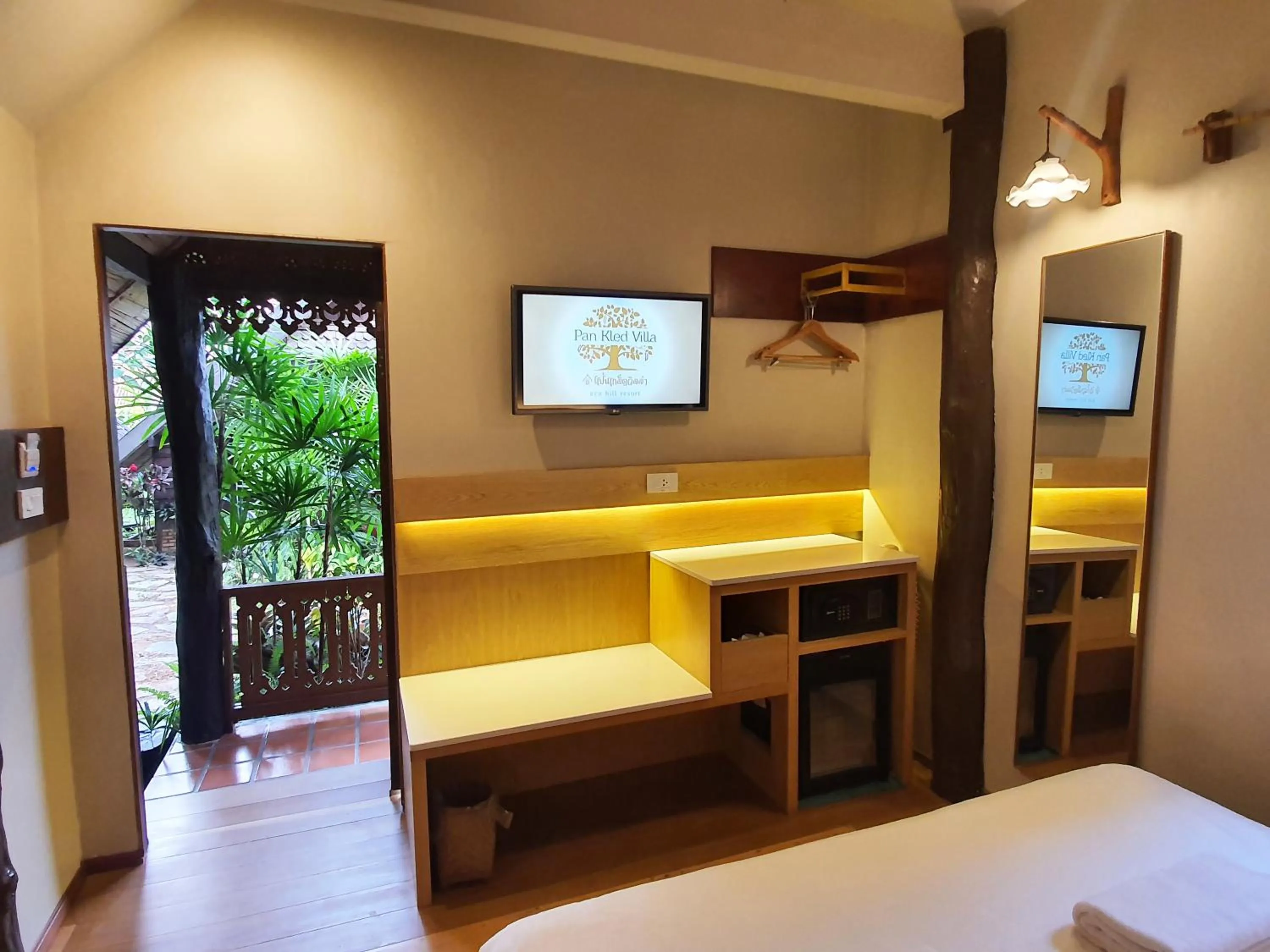 TV and multimedia, Bed in PAN KLED VILLA eco hill resort