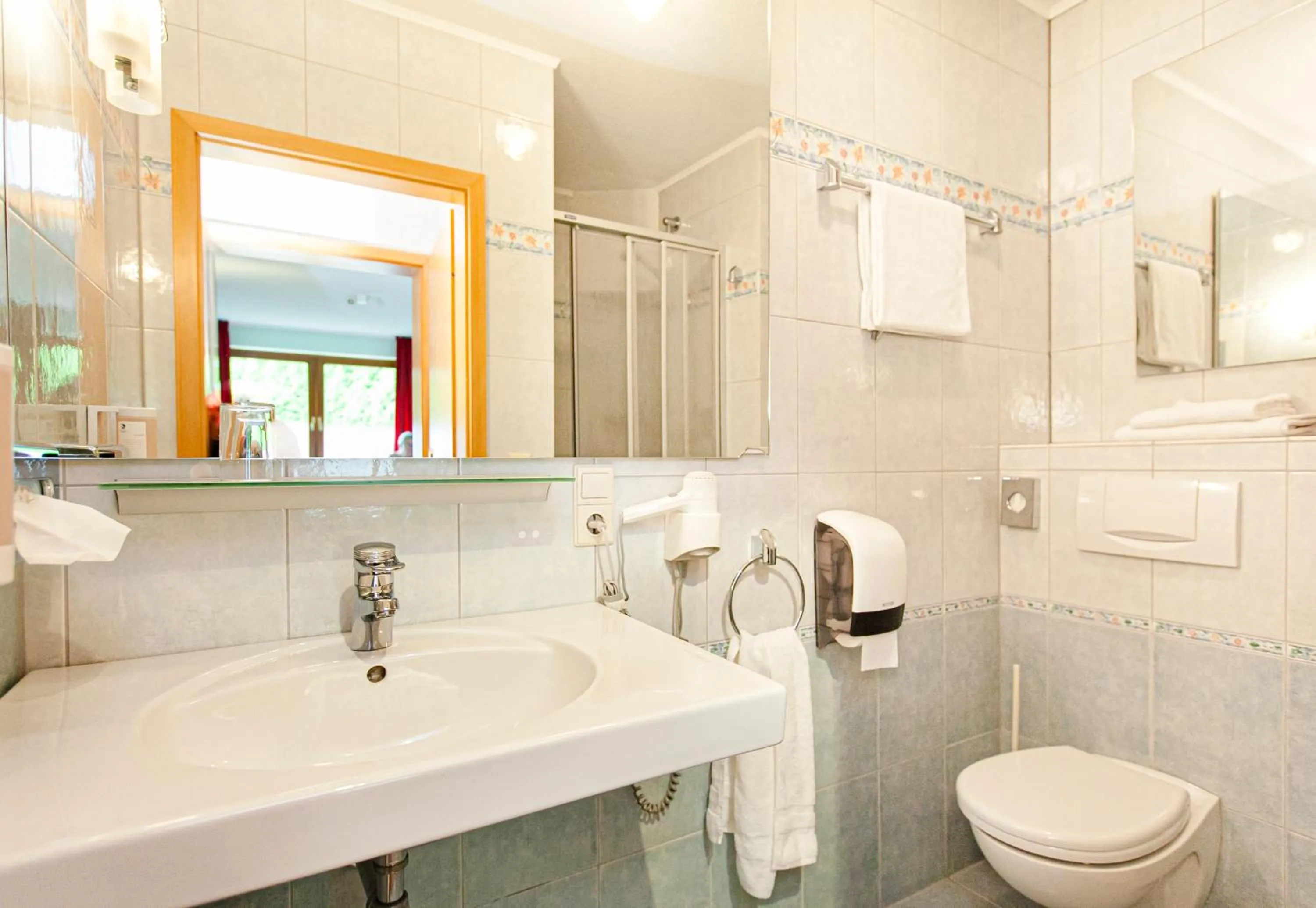 Bathroom in Landgasthof Tönnes