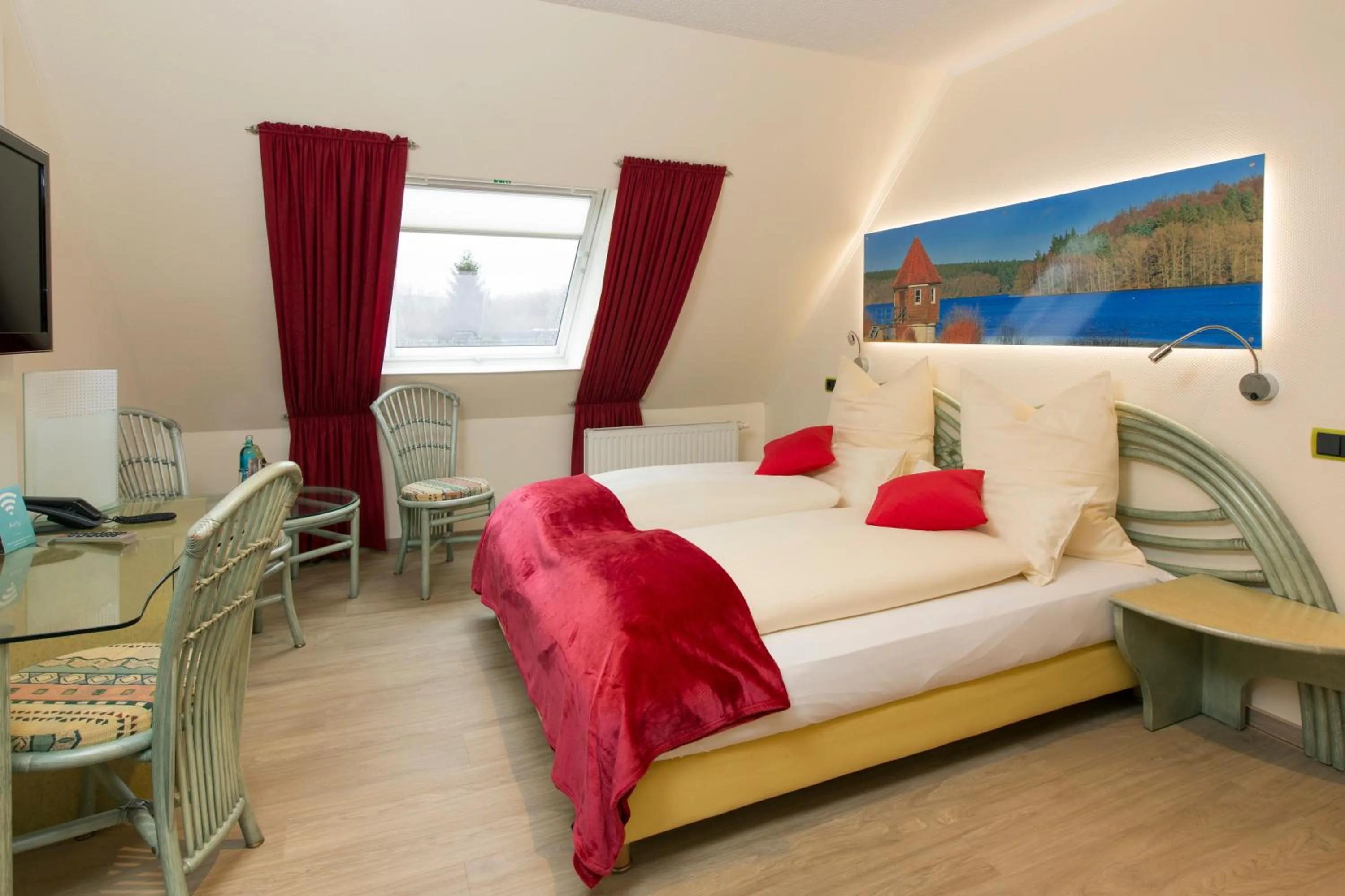 Photo of the whole room, Bed in Landgasthof Tönnes