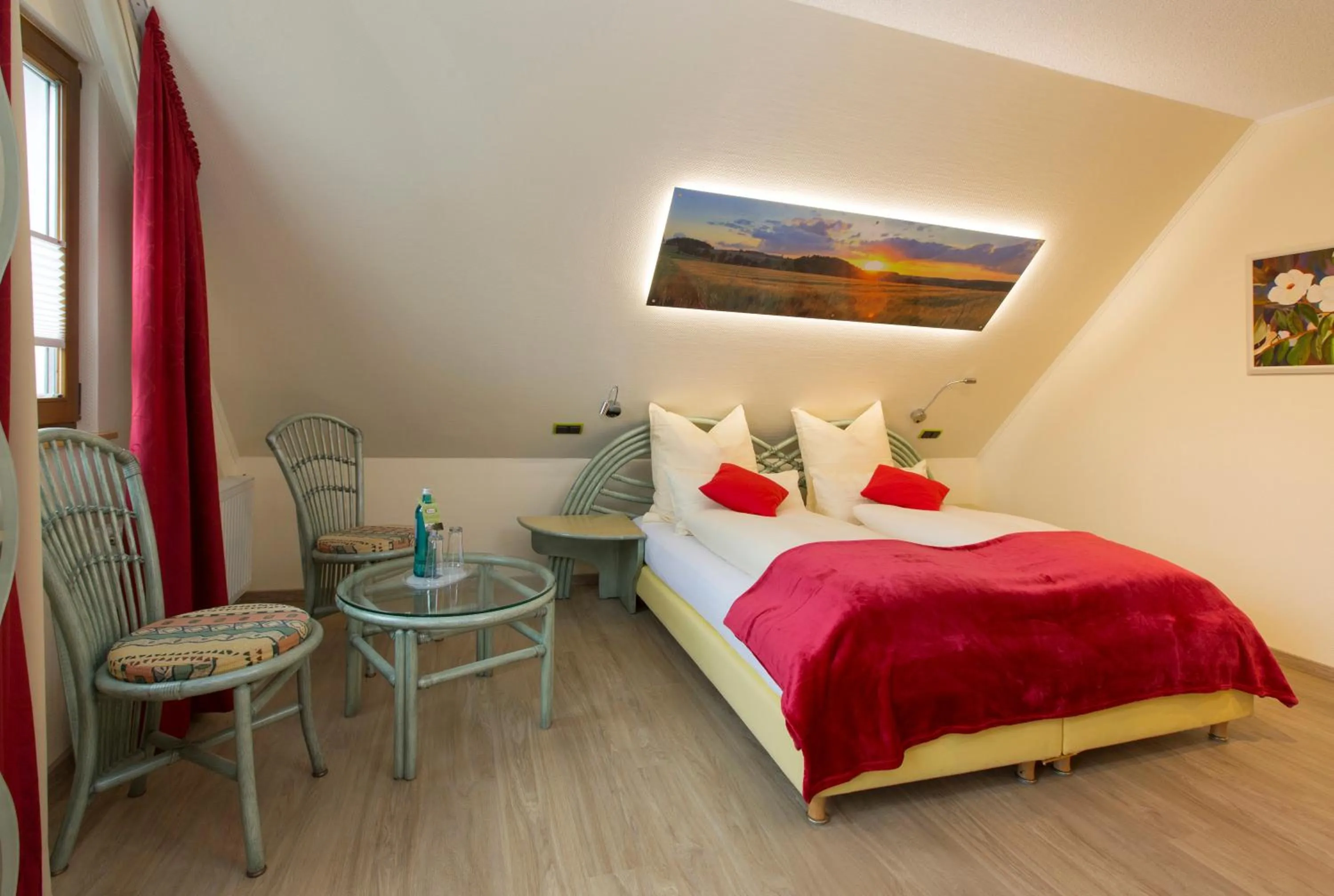 Photo of the whole room, Bed in Landgasthof Tönnes