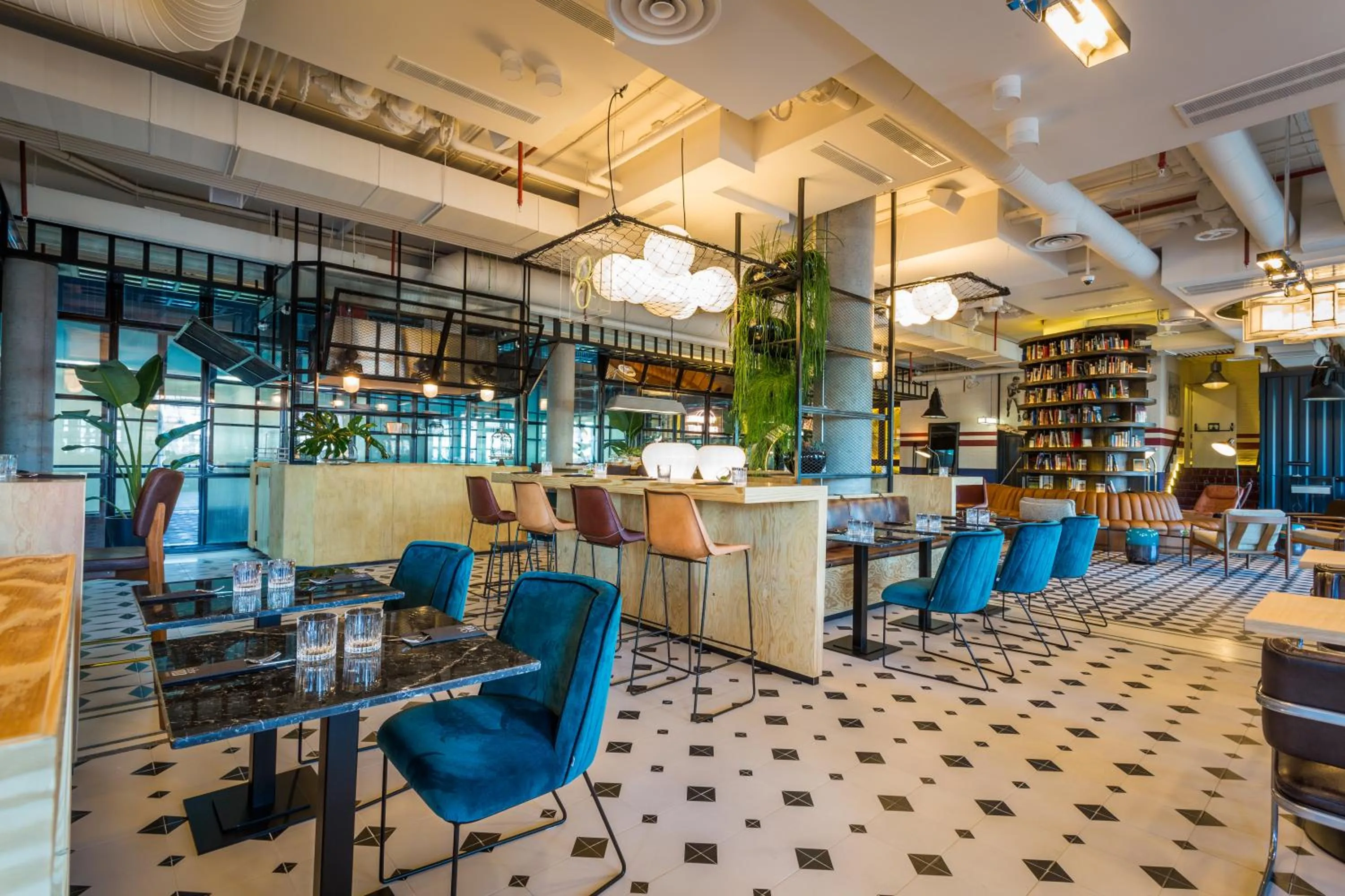 Restaurant/places to eat in Only YOU Hotel Atocha