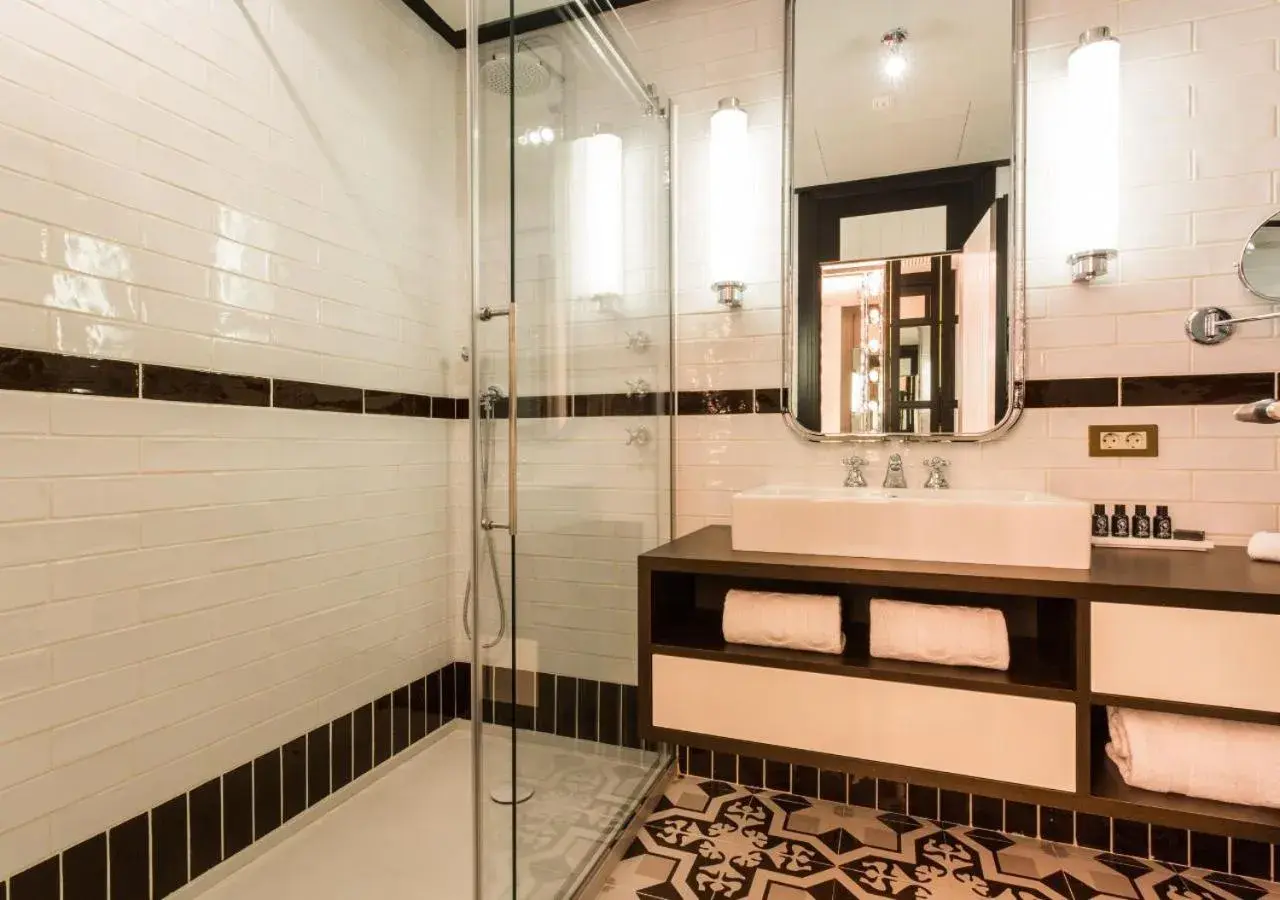 Deluxe Double or Twin Room in Only YOU Hotel Atocha Deluxe Double or Twin Room in Only YOU Hotel Atocha