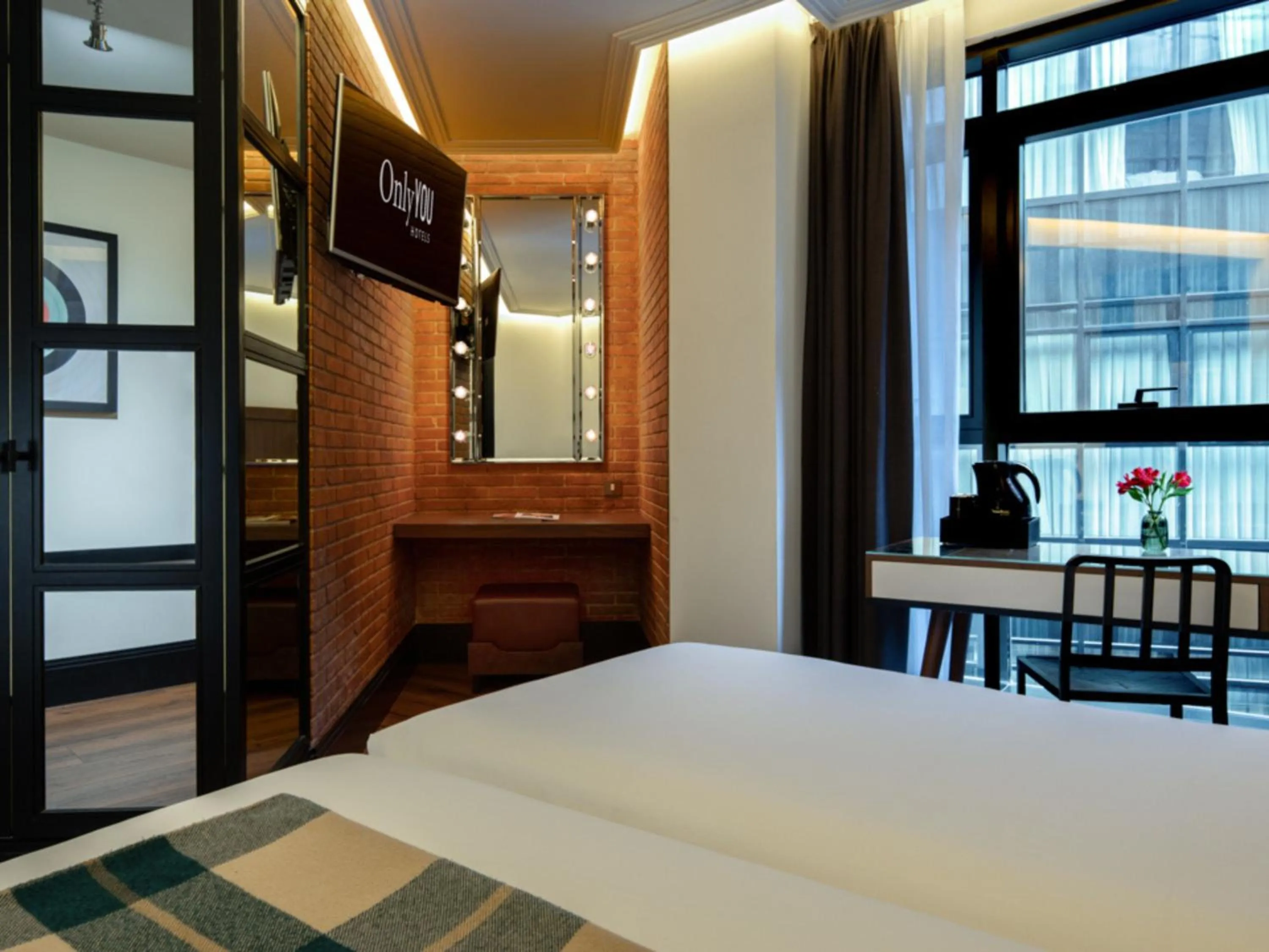 Photo of the whole room, Bed in Only YOU Hotel Atocha