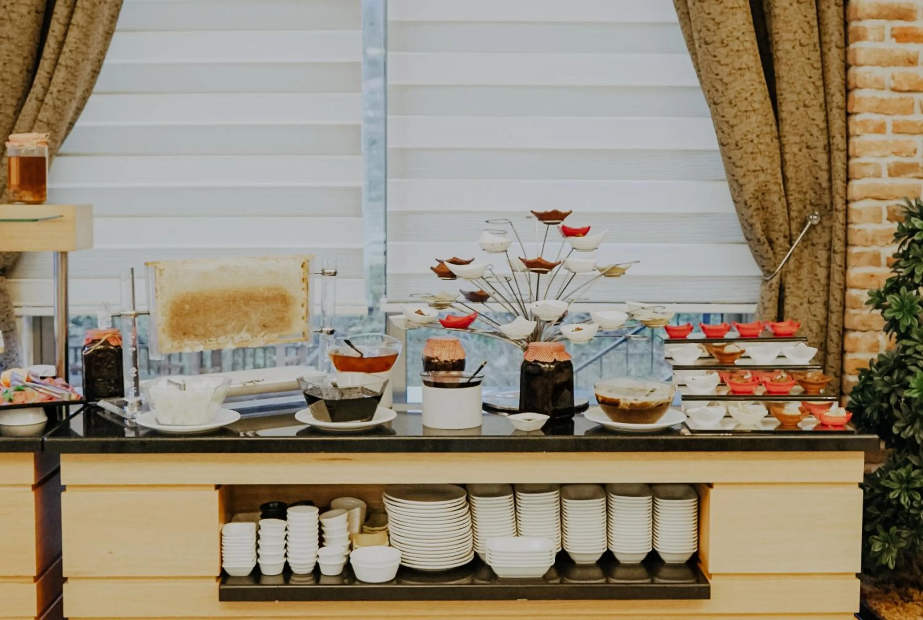 Buffet breakfast in Elgarden Hotel & Spa