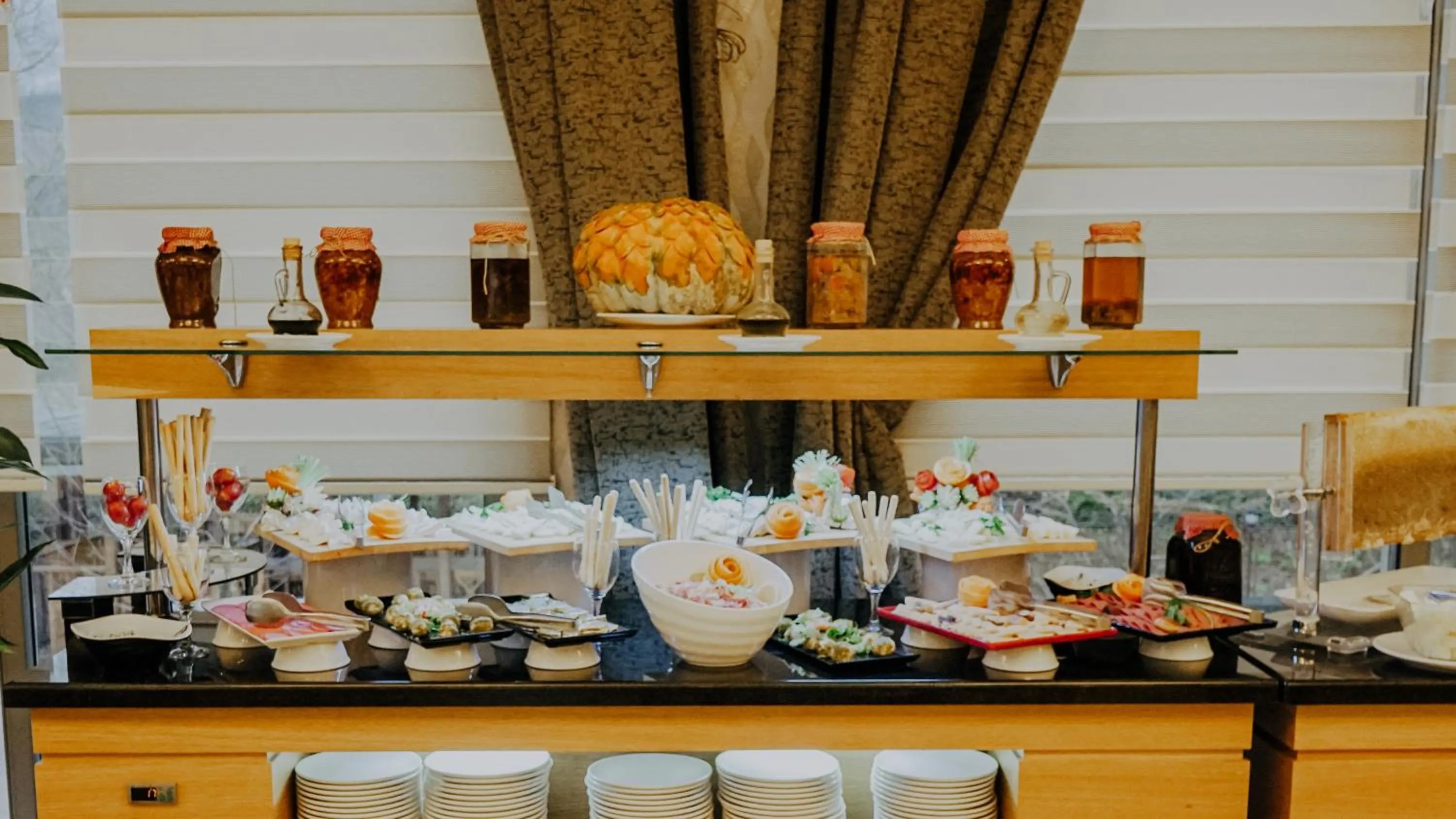 Buffet breakfast in Elgarden Hotel & Spa