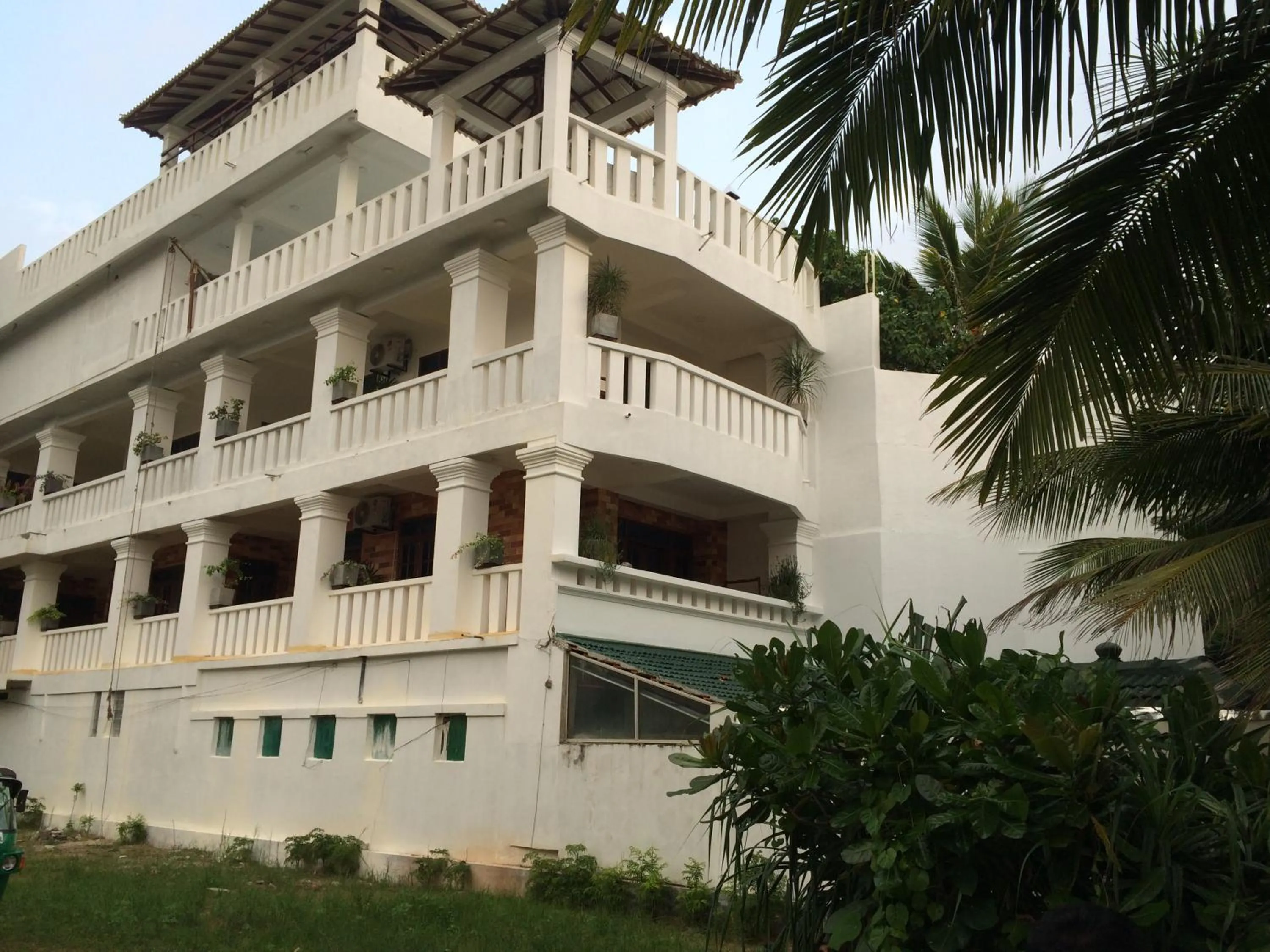 Property building in Hotel Coconut Bar Sea Lodge
