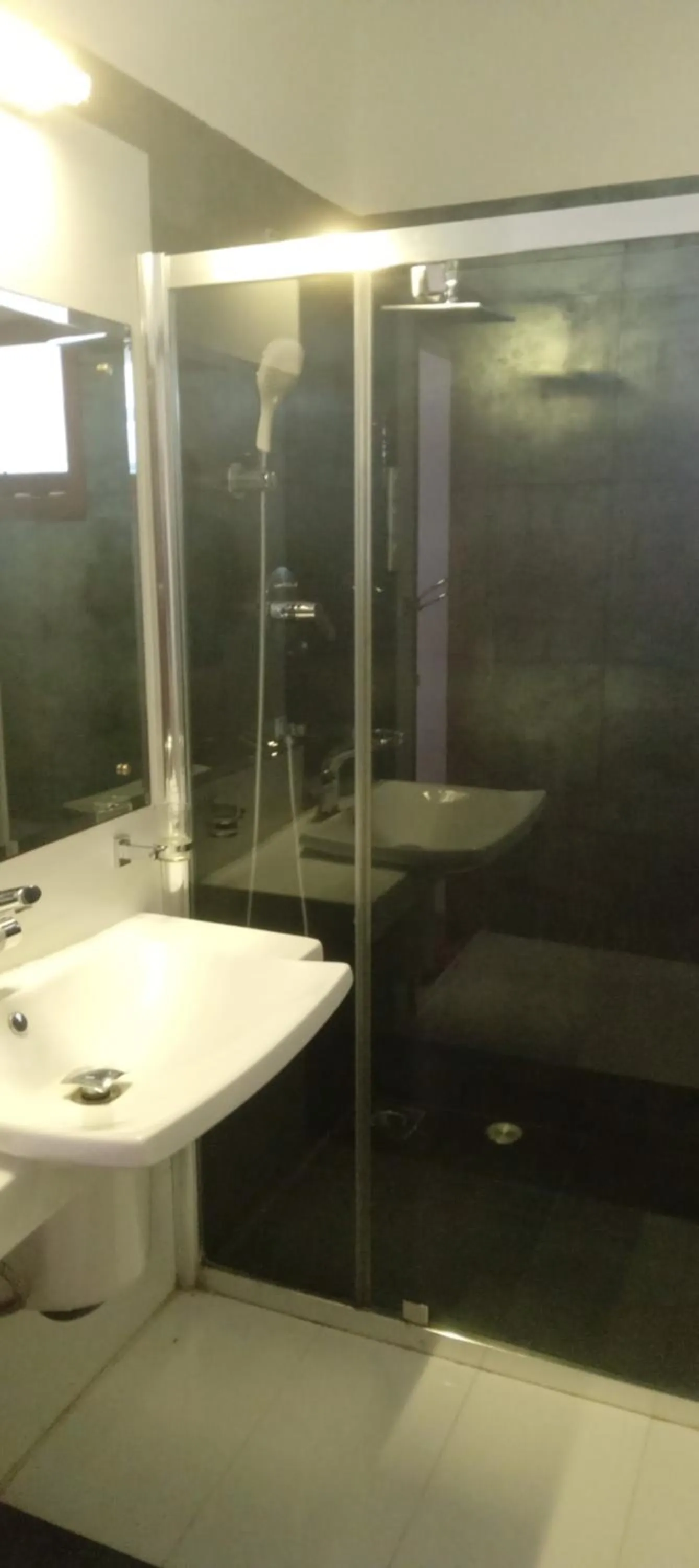 Shower in Hotel Coconut Bar Sea Lodge