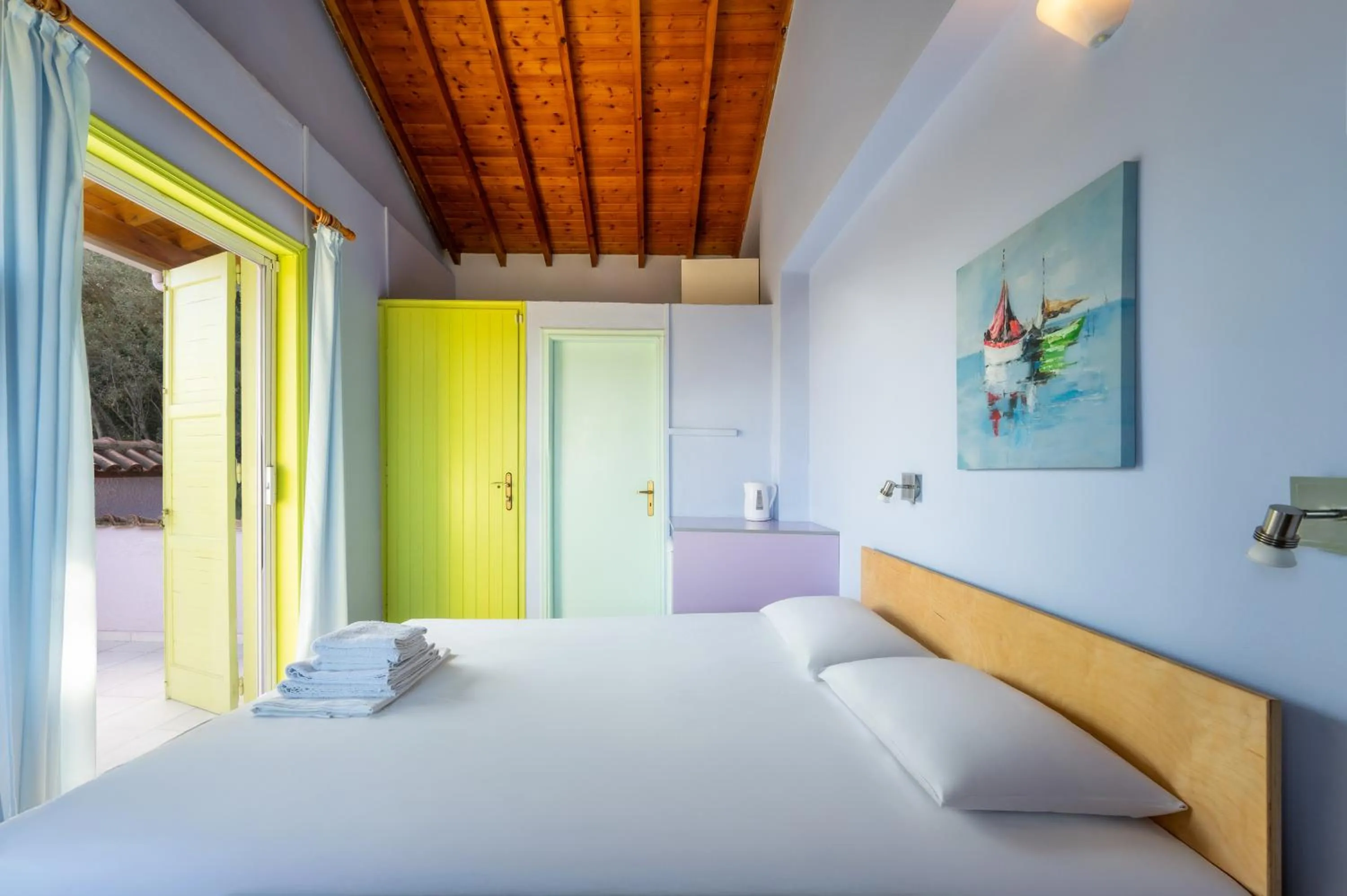 Bed in Summer House Louisa