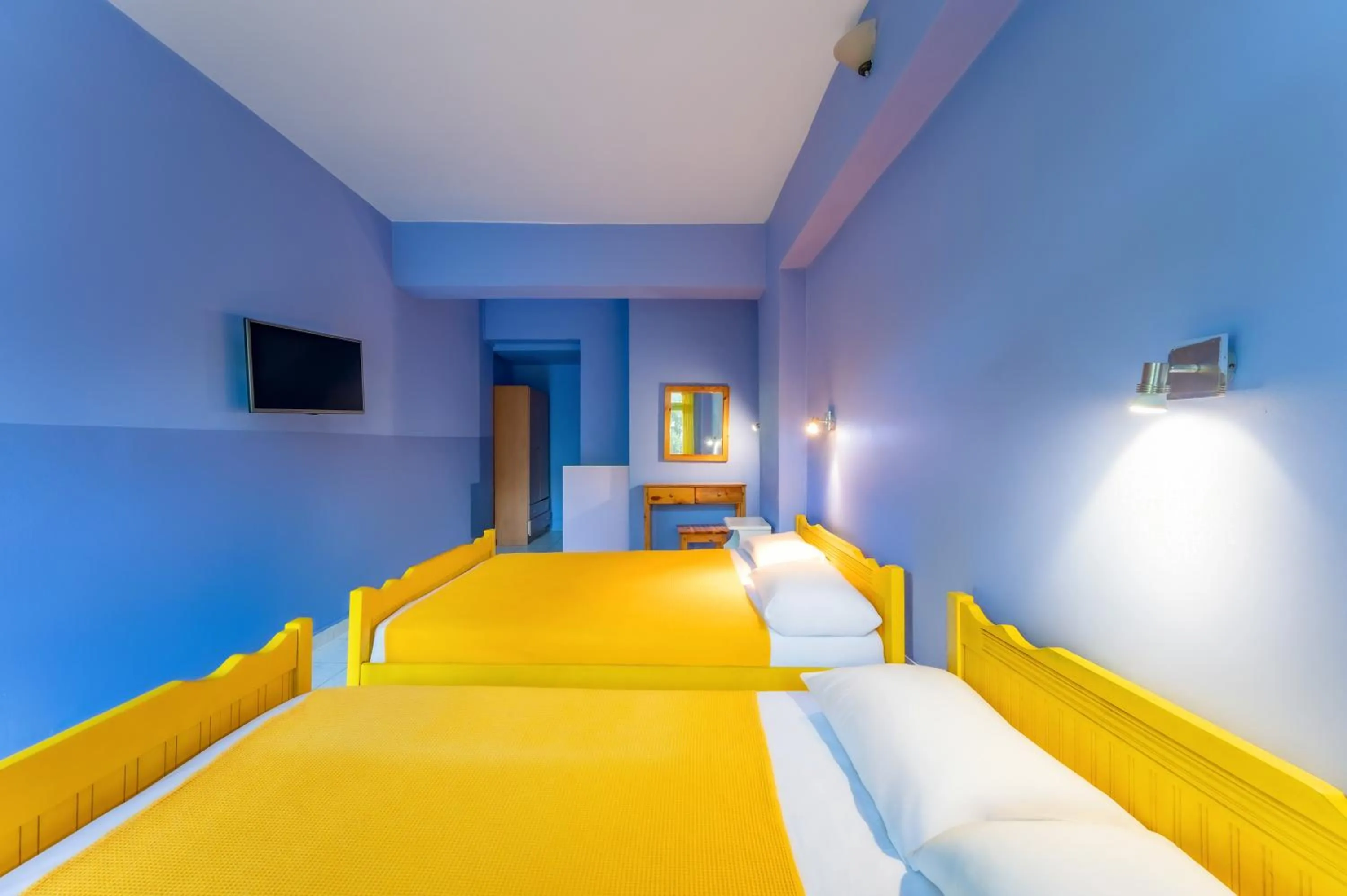 Bed in Summer House Louisa