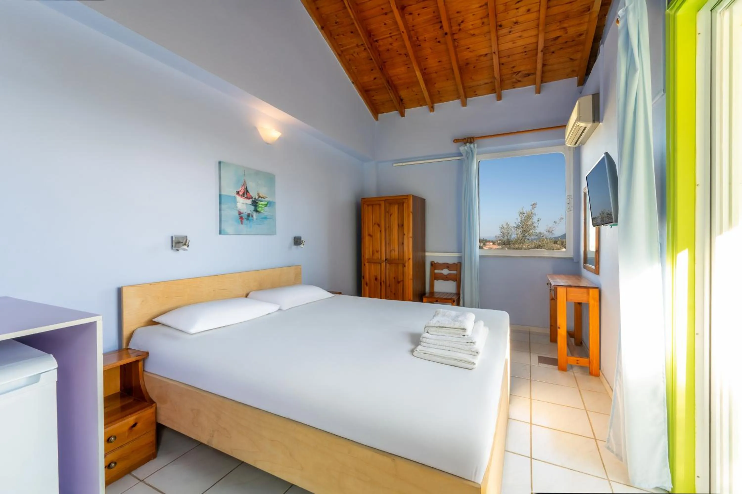 Bed in Summer House Louisa