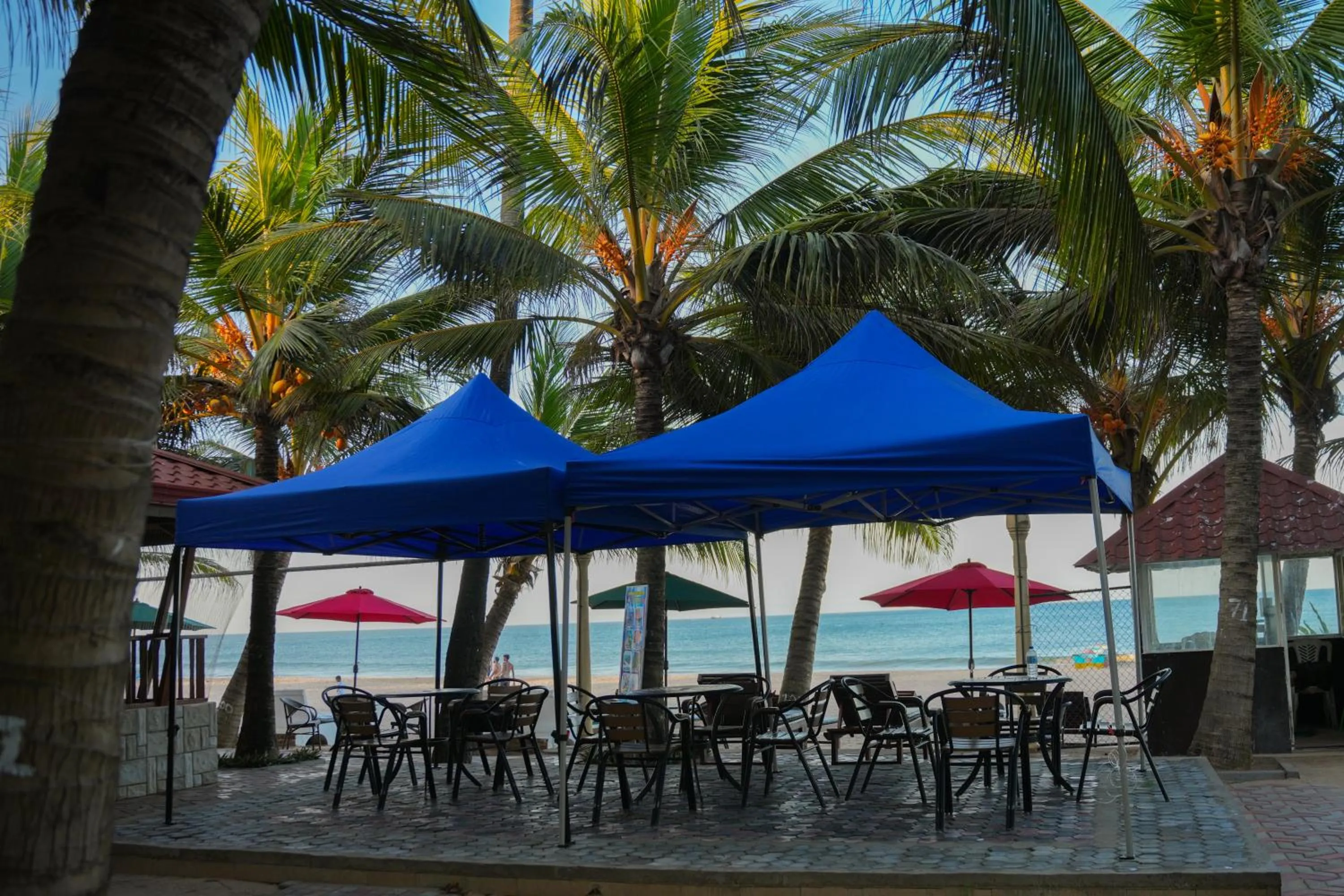 Restaurant/places to eat in JKAB Beach Resort