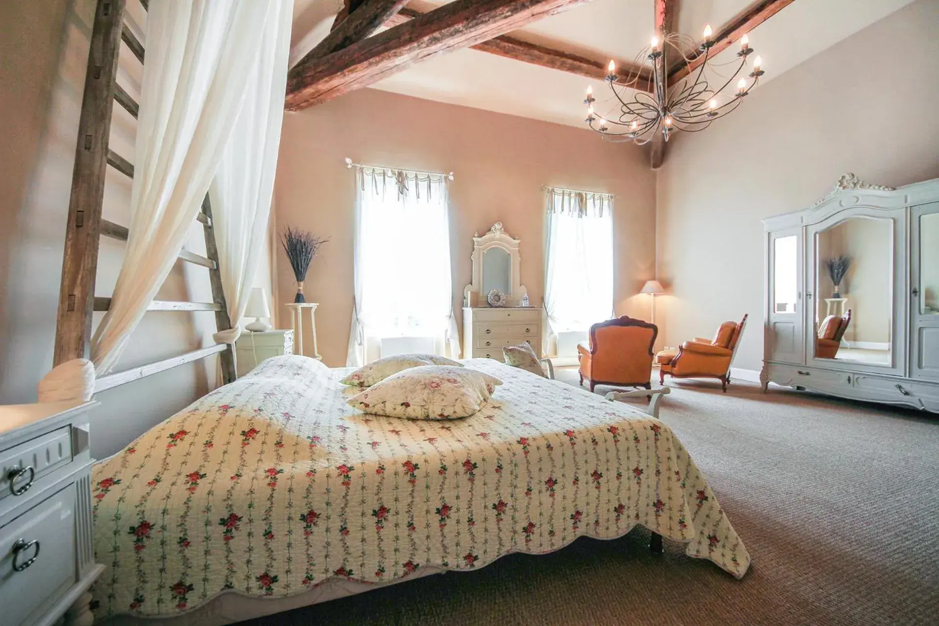 Deluxe Double or Twin Room with Garden View - single occupancy in Les Carmes and spa Deluxe Double or Twin Room with Garden View - single occupancy in Les Carmes and spa