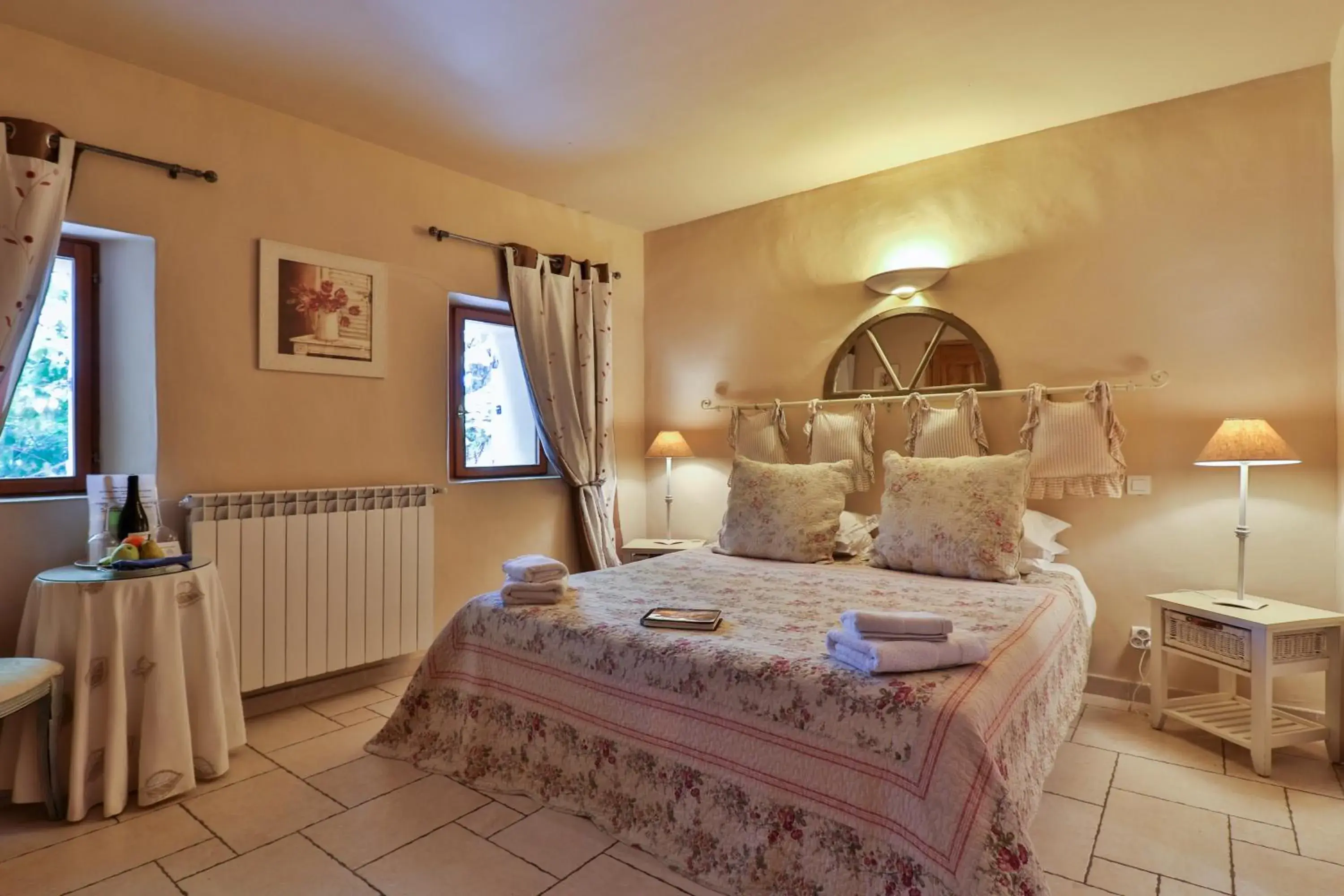 Double or Twin Room in Les Carmes and spa Double or Twin Room in Les Carmes and spa