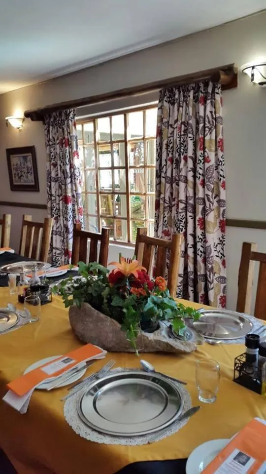 Lounge or bar in Riverside Lodge & Conference Center