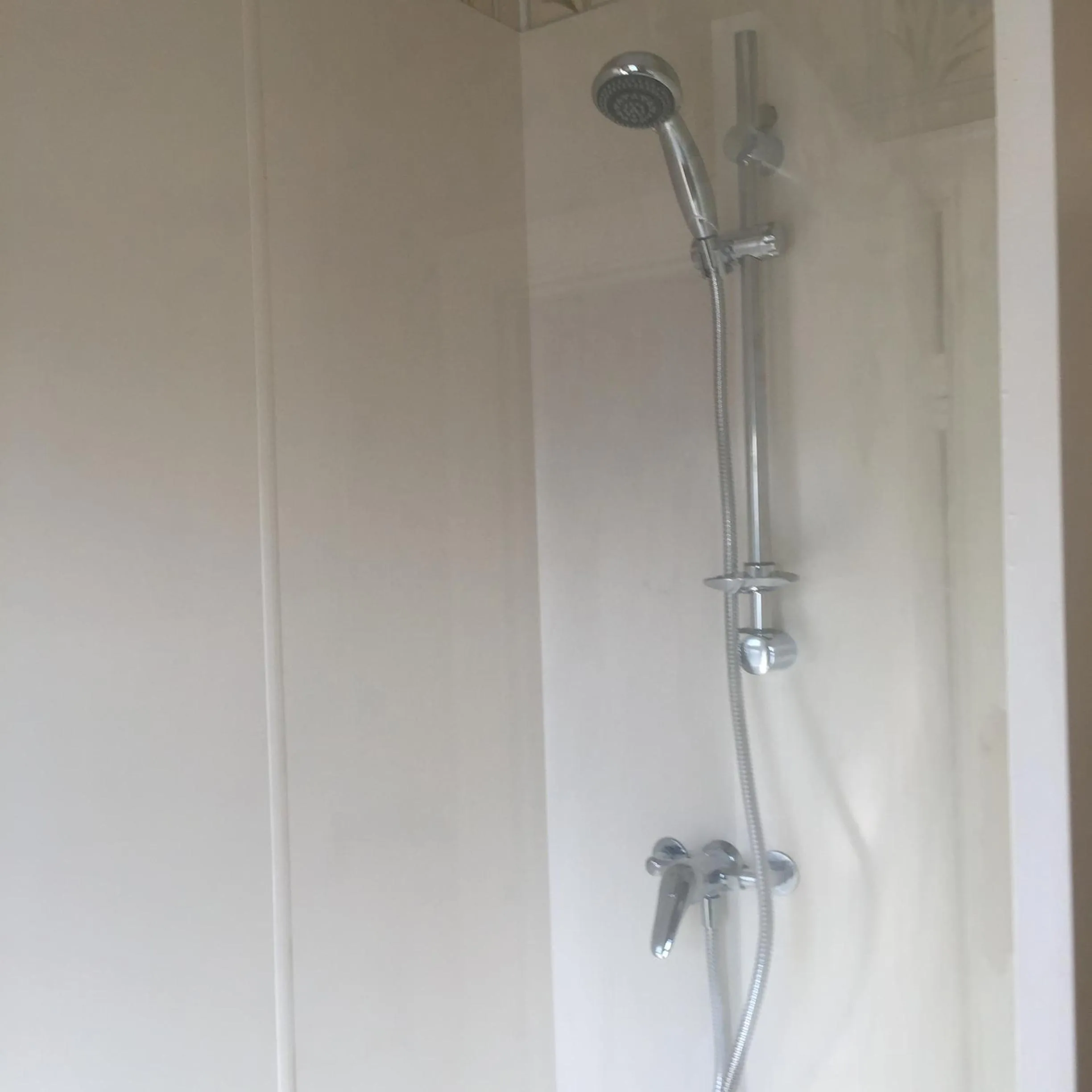 Shower in Colnbrook Lodge Guest House
