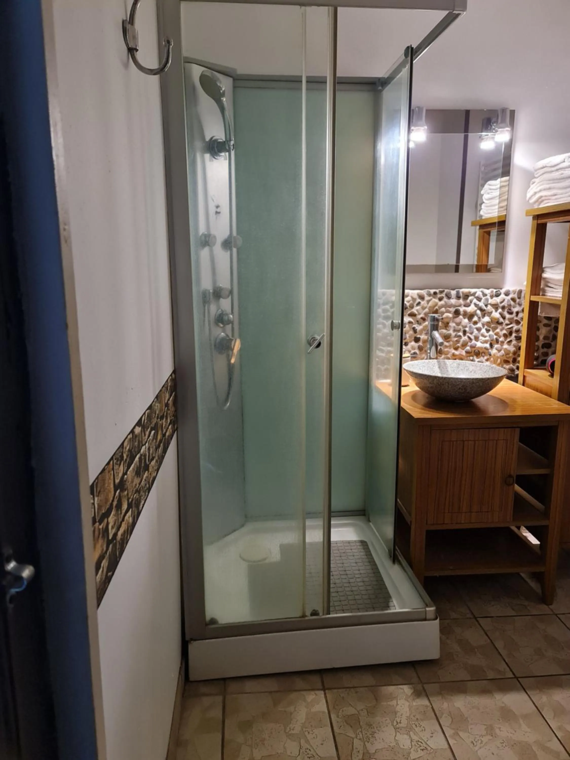 Bathroom in Le Moulin D'onclaire Camping et chambres d'hôtes