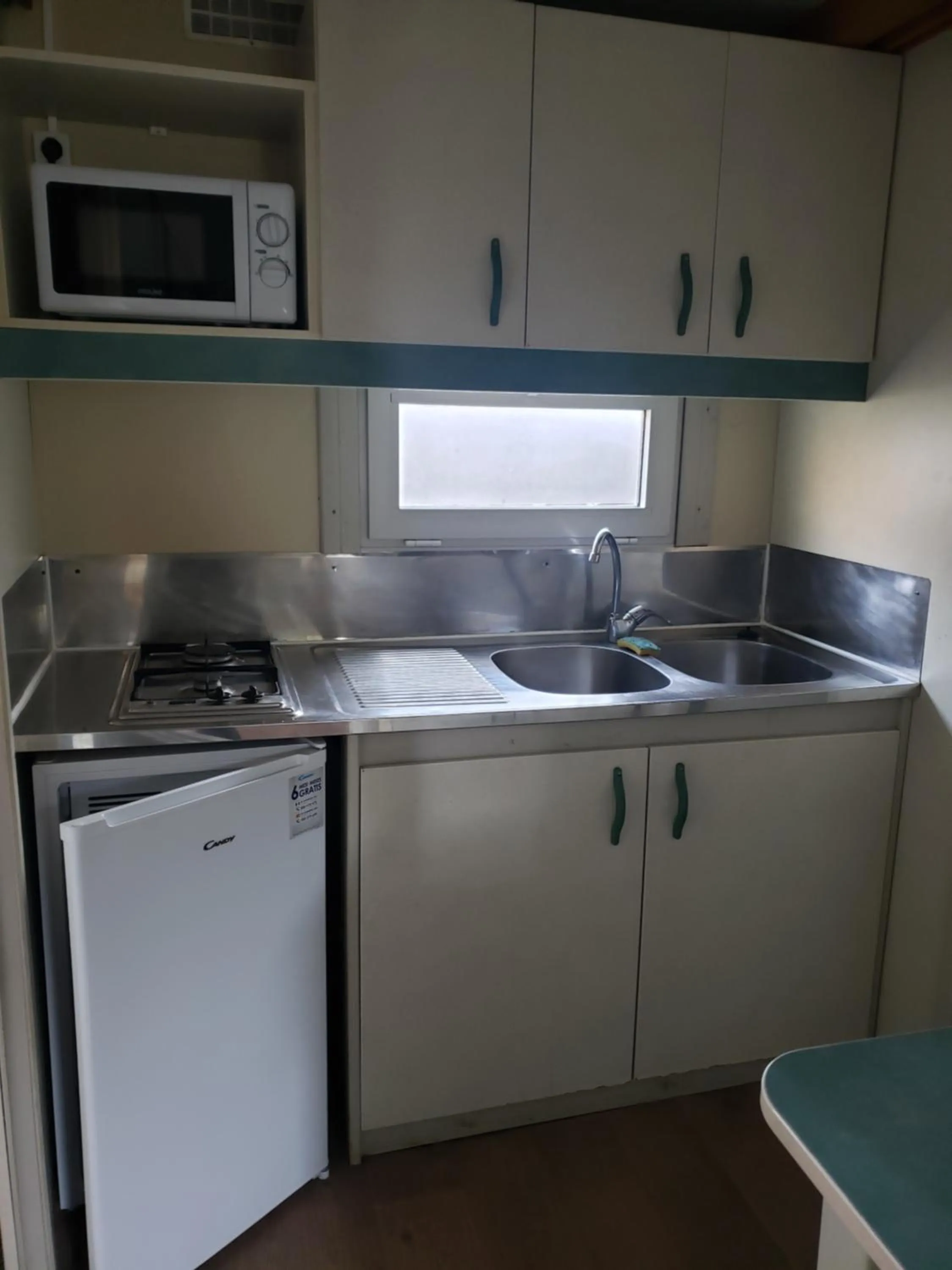 Kitchen or kitchenette in Le Moulin D'onclaire Camping et chambres d'hôtes