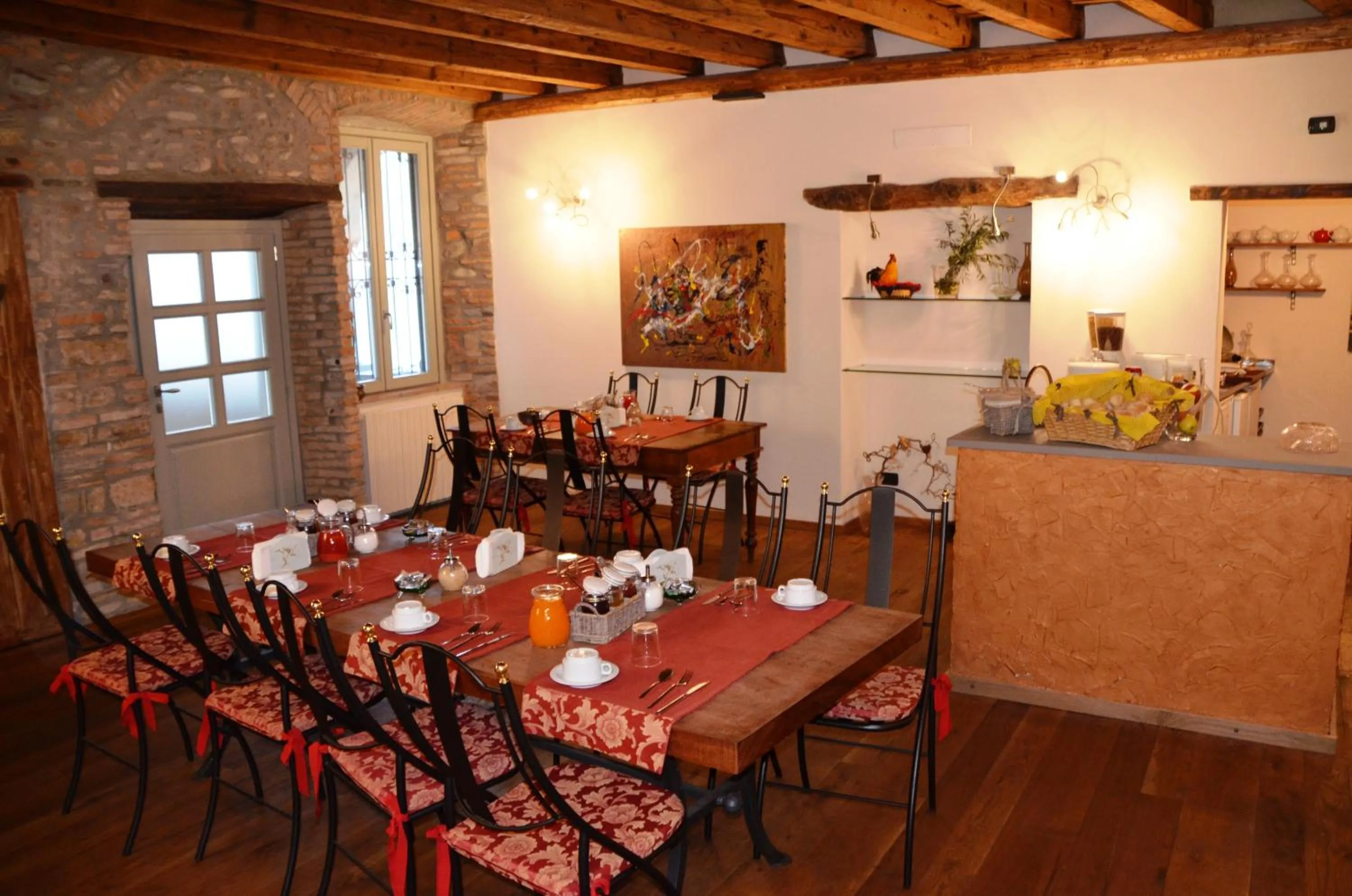 Restaurant/places to eat in Angolo Del Poeta