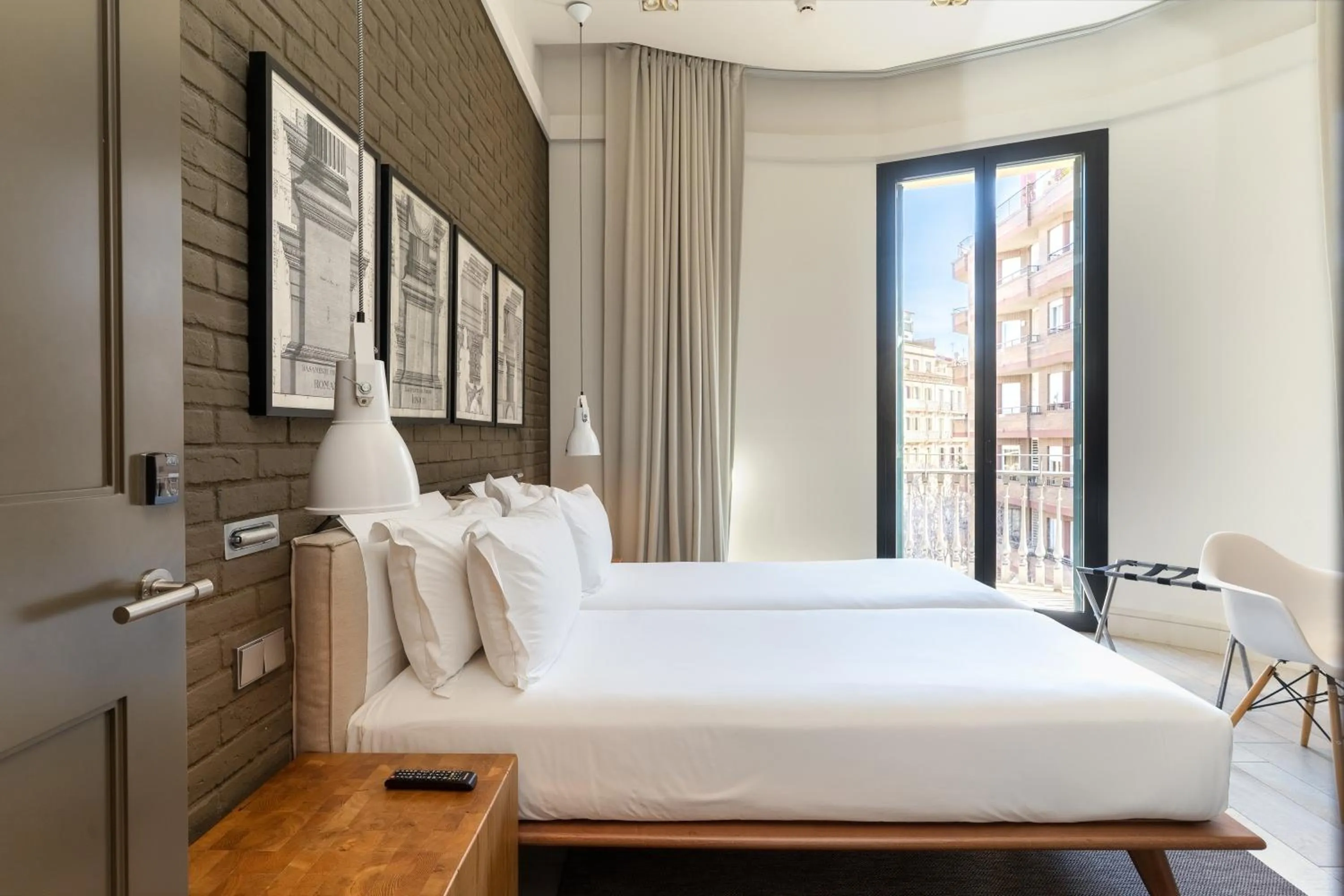 Bedroom, Bed in Midtown Apartments