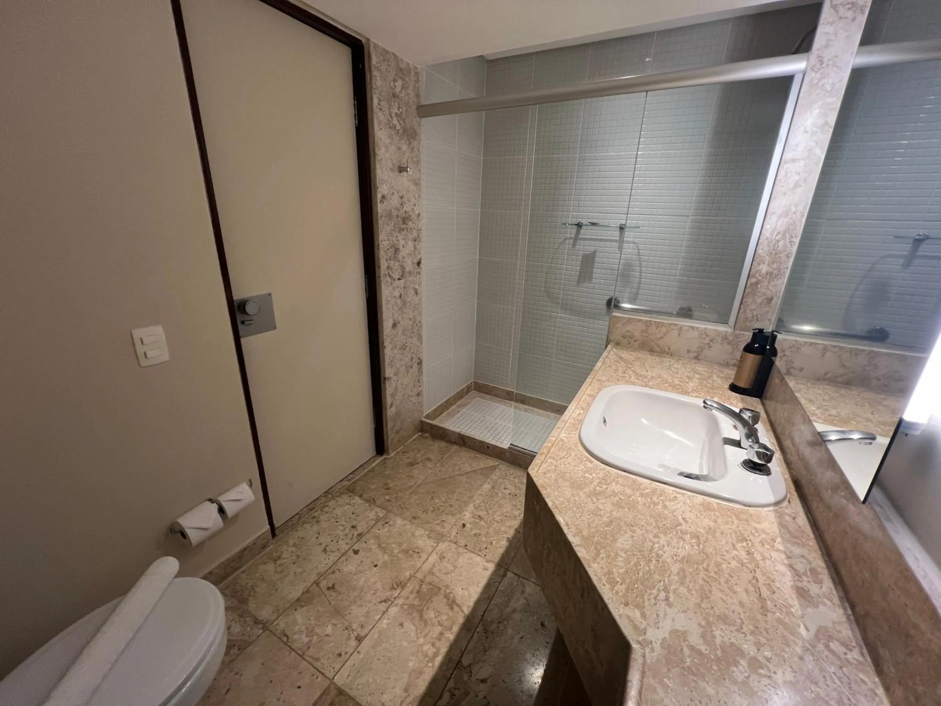 Bathroom in Mar Hotel Conventions