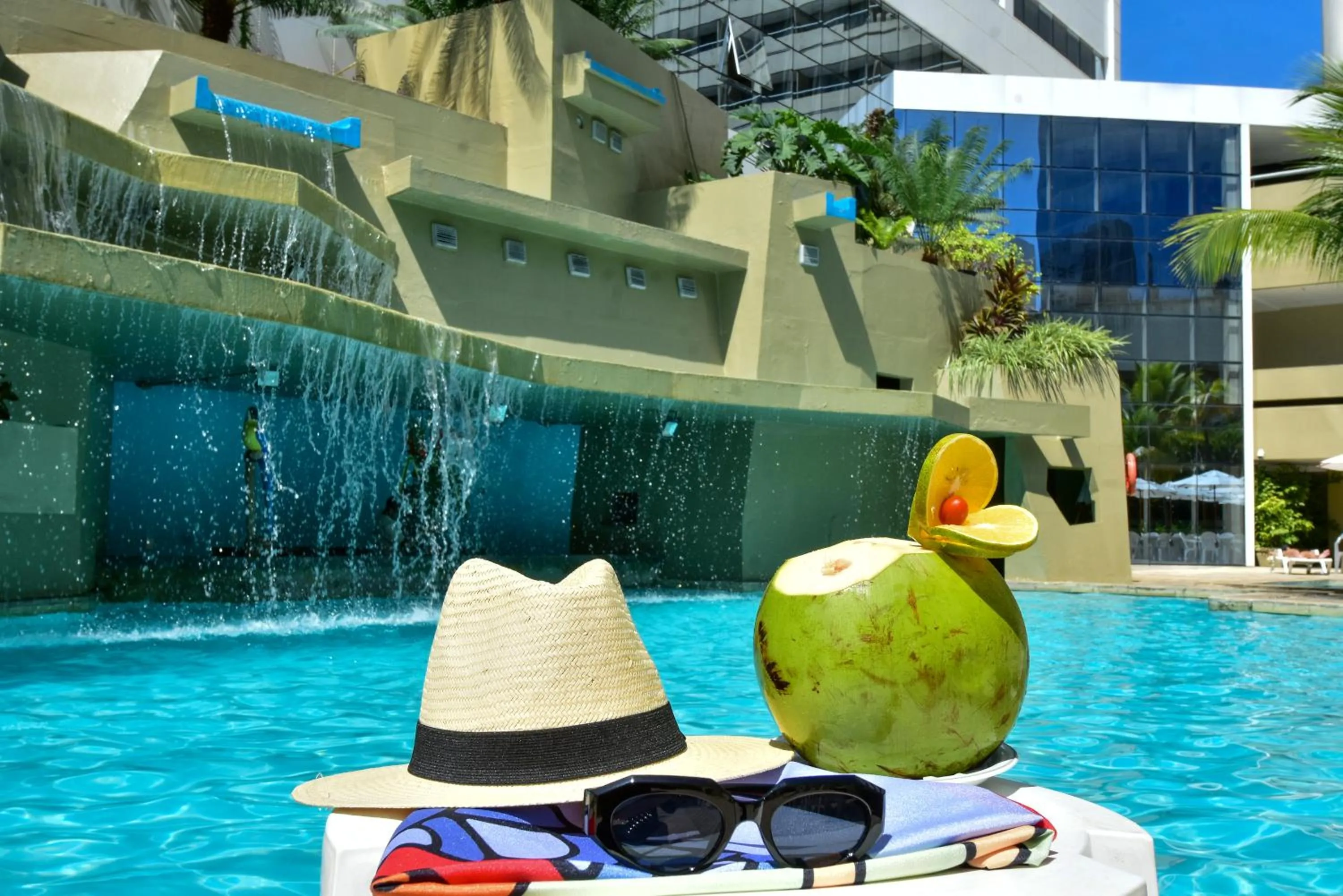 Swimming pool in Mar Hotel Conventions