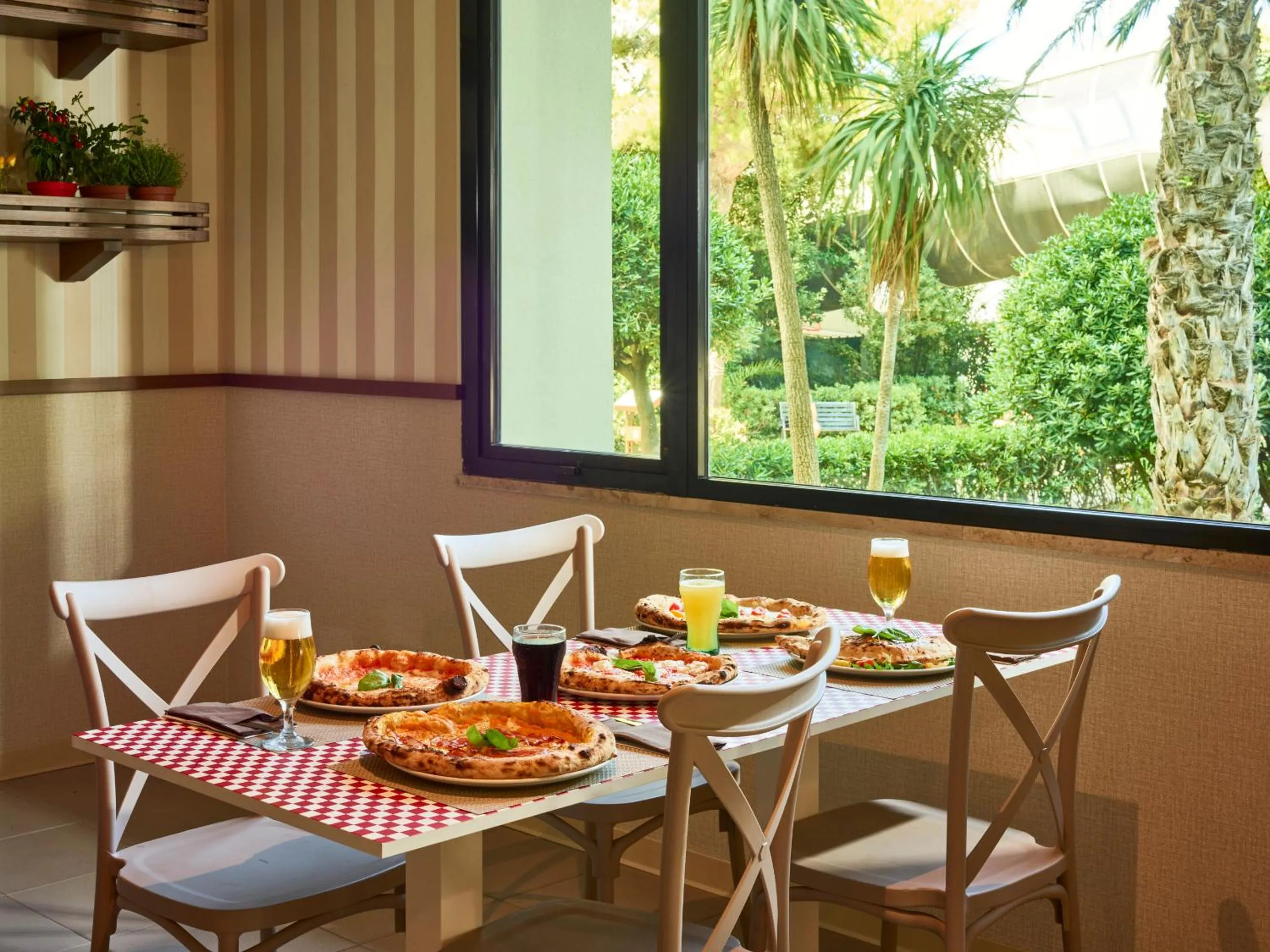 Restaurant/places to eat in Serena Majestic Residence