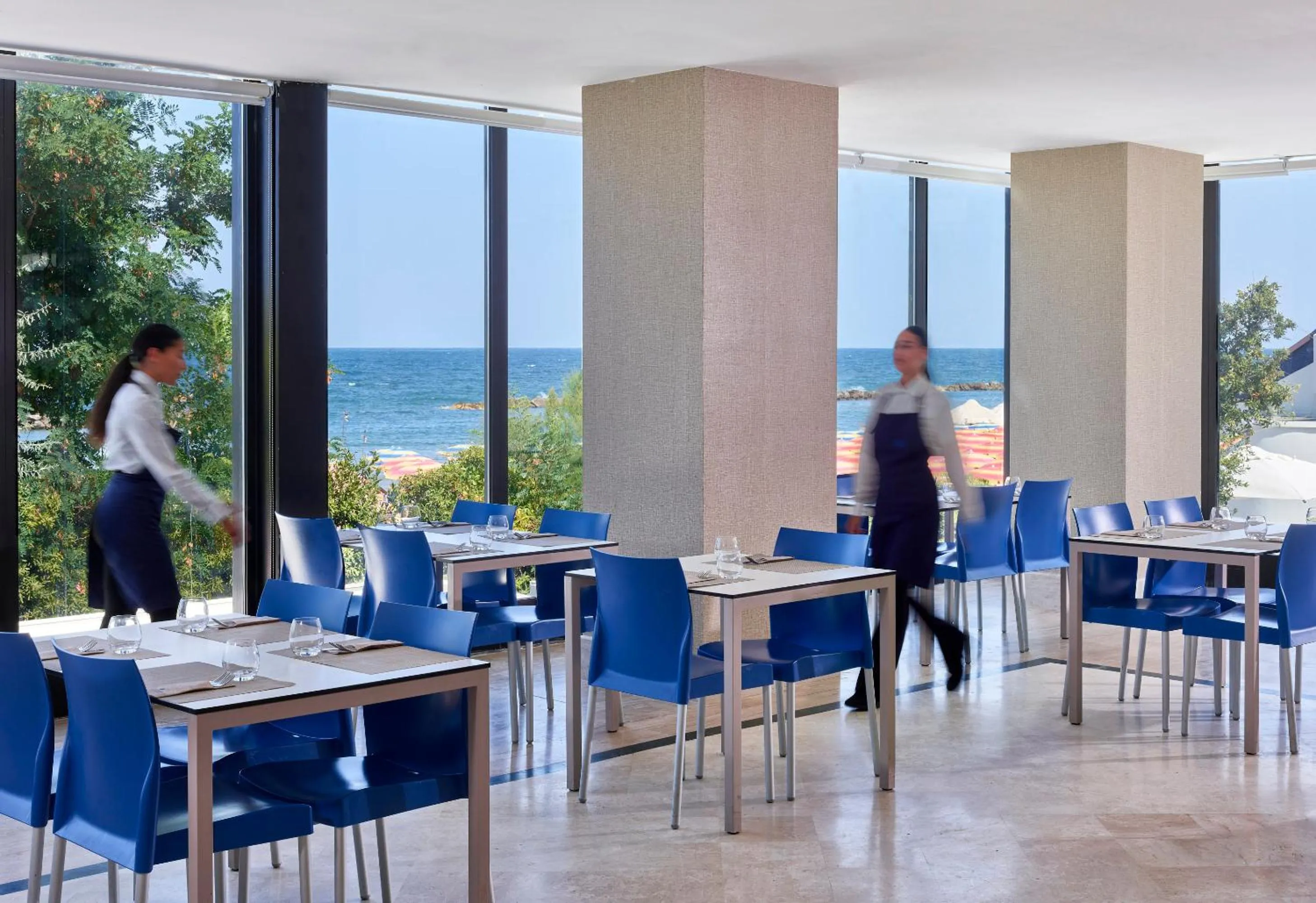 Restaurant/places to eat in Serena Majestic Residence