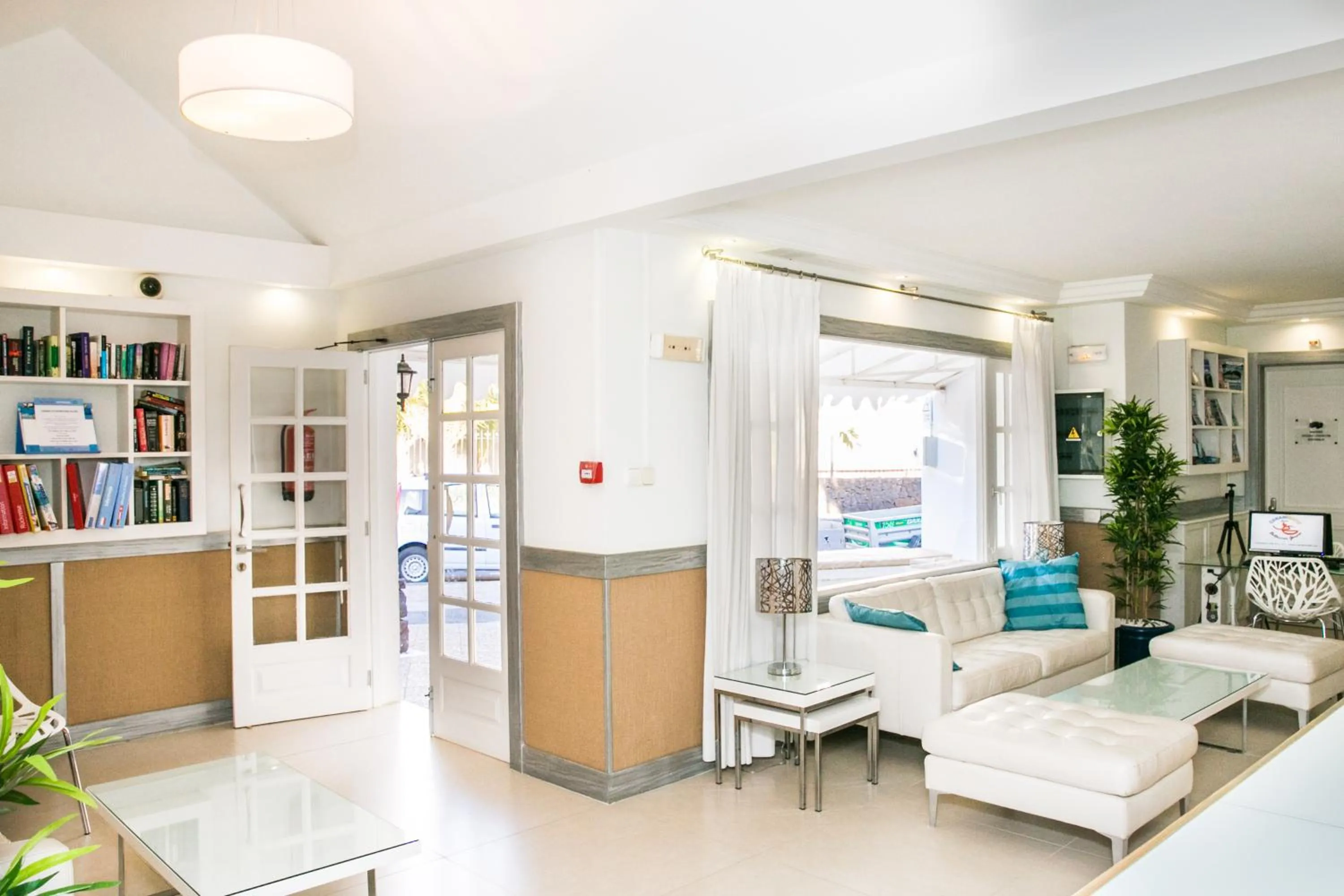 Communal lounge/ TV room in Apartamentos LIVVO Las Gaviotas