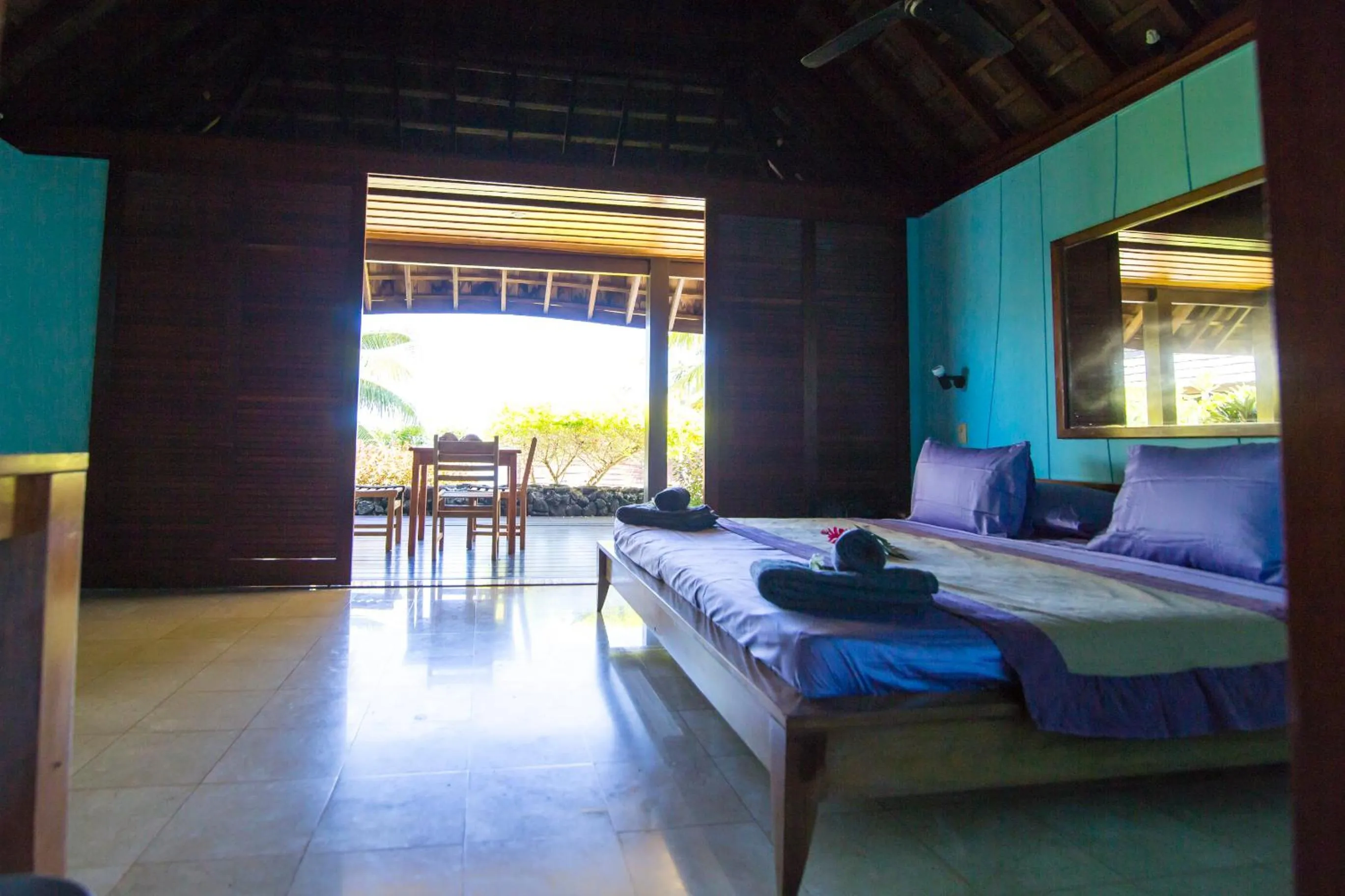 Staff, Bed in Oa Oa Lodge