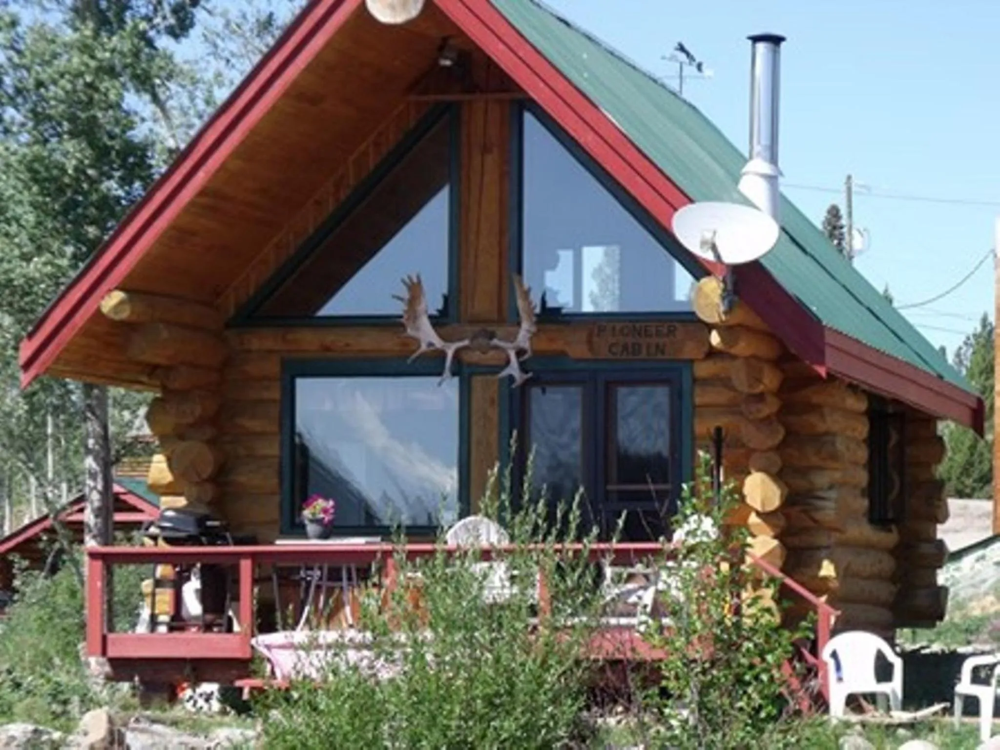 Property building in Nimpo Lake Resort