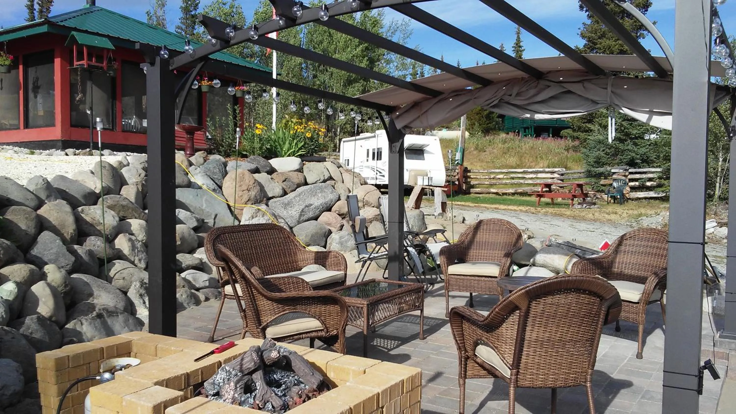 Balcony/Terrace in Nimpo Lake Resort
