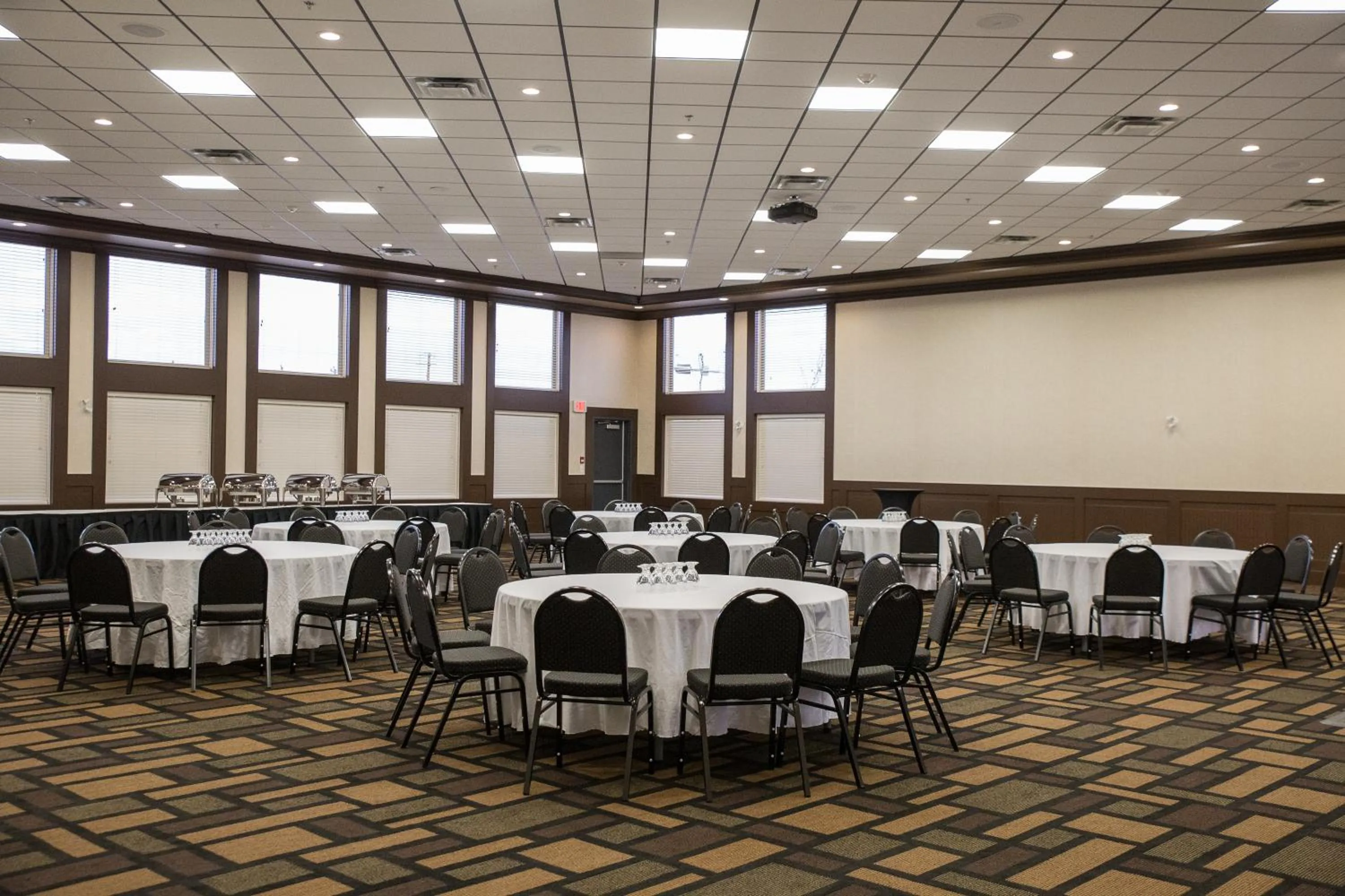 Business facilities in Chateau Nova Peace River